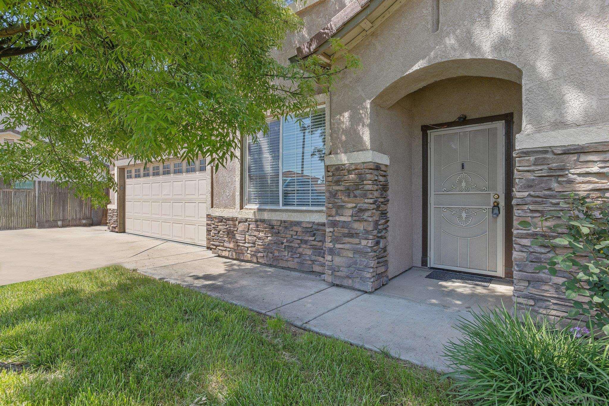 Detail Gallery Image 5 of 61 For 2164 W San Lucia Ct, Porterville,  CA 93257 - 3 Beds | 2/1 Baths