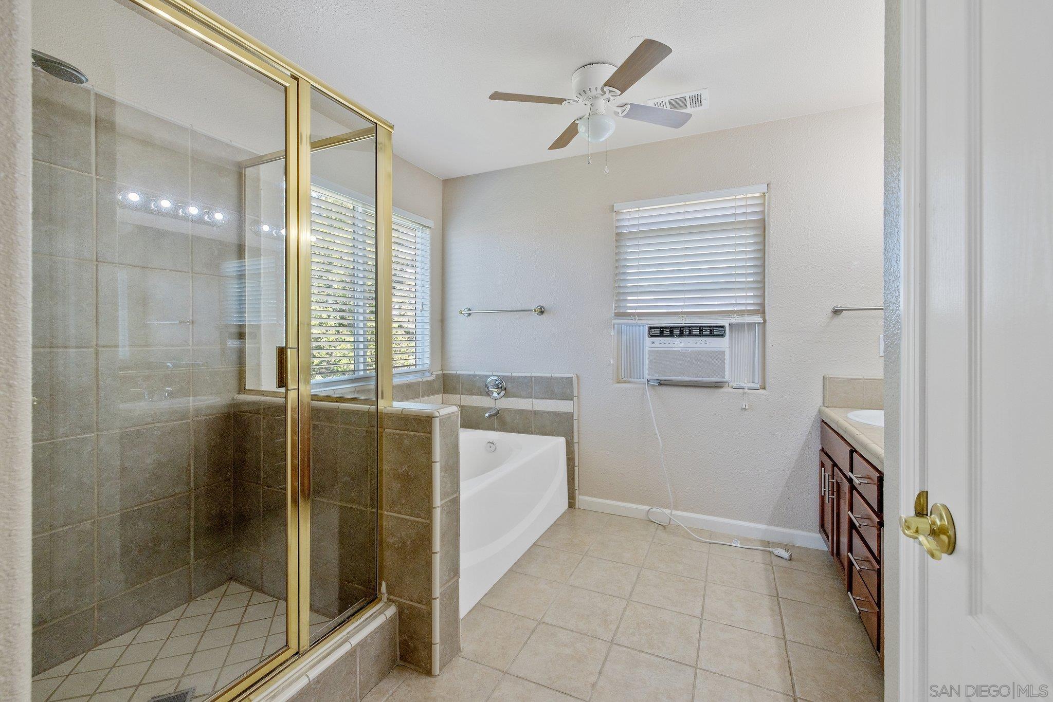 Detail Gallery Image 48 of 61 For 2164 W San Lucia Ct, Porterville,  CA 93257 - 3 Beds | 2/1 Baths