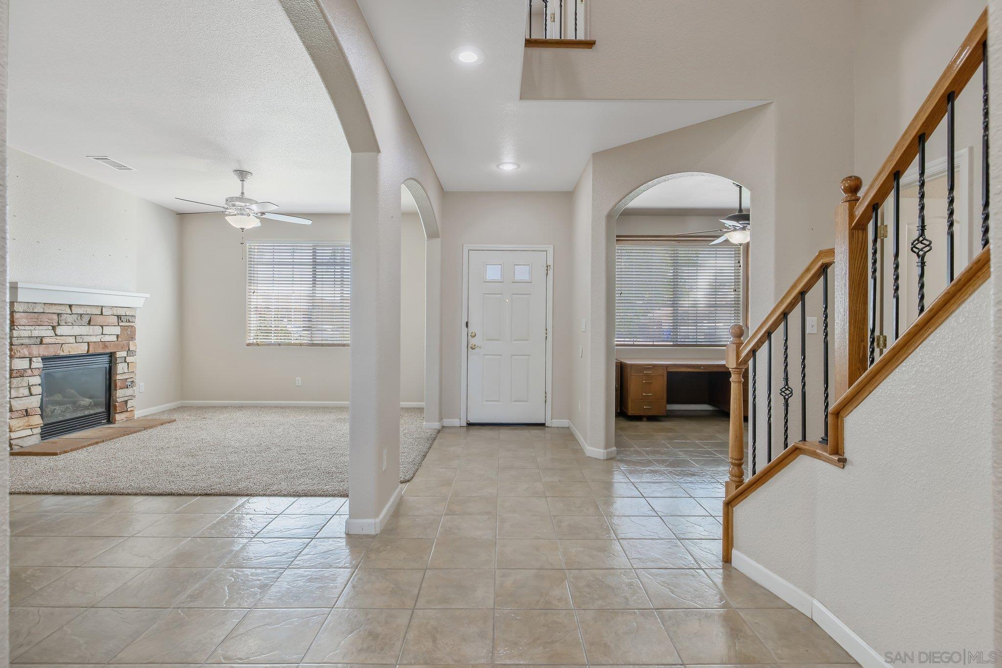 Detail Gallery Image 8 of 61 For 2164 W San Lucia Ct, Porterville,  CA 93257 - 3 Beds | 2/1 Baths
