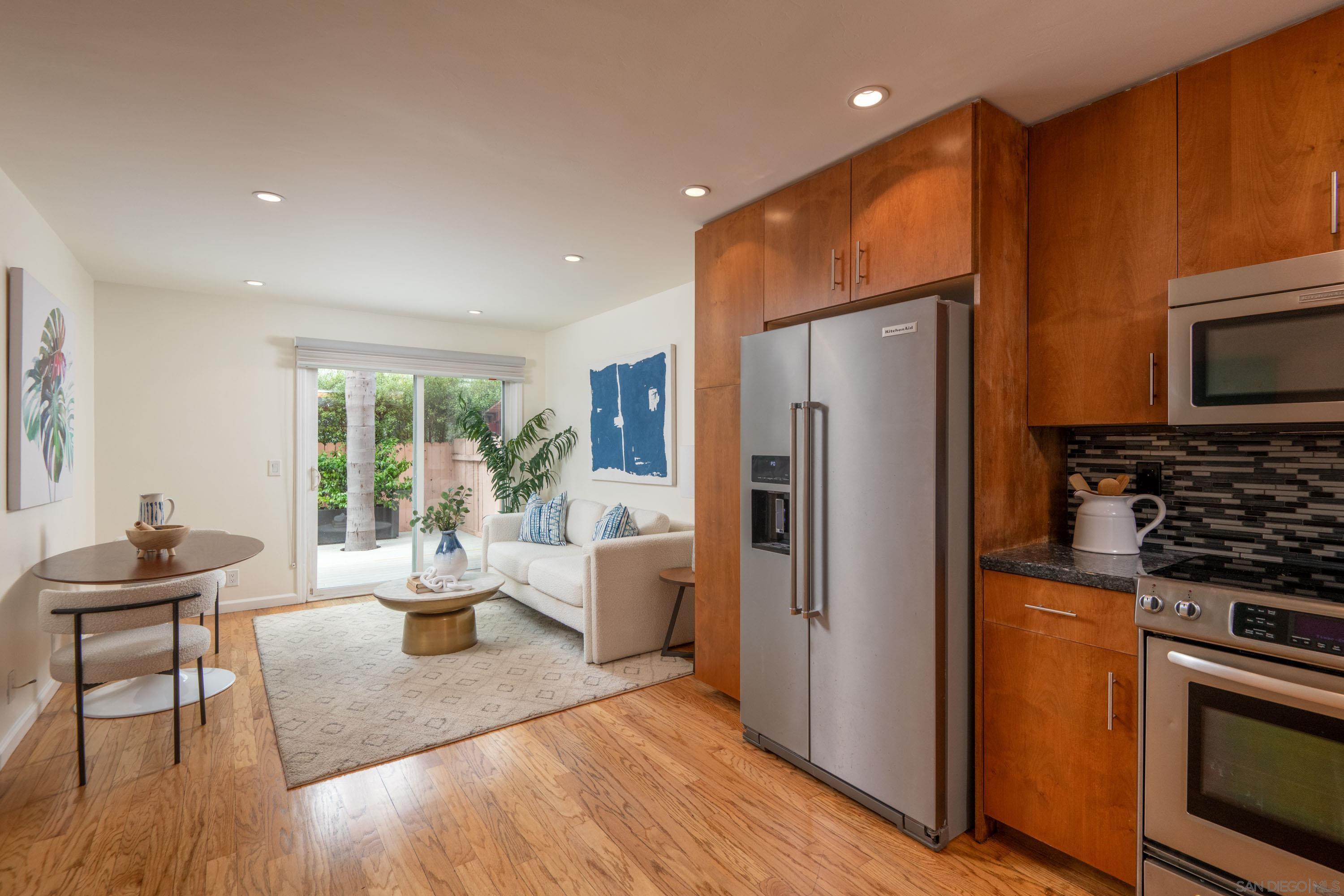 Detail Gallery Image 1 of 1 For 2909  Keats St  #3,  San Diego,  CA 92106 - 2 Beds | 2 Baths