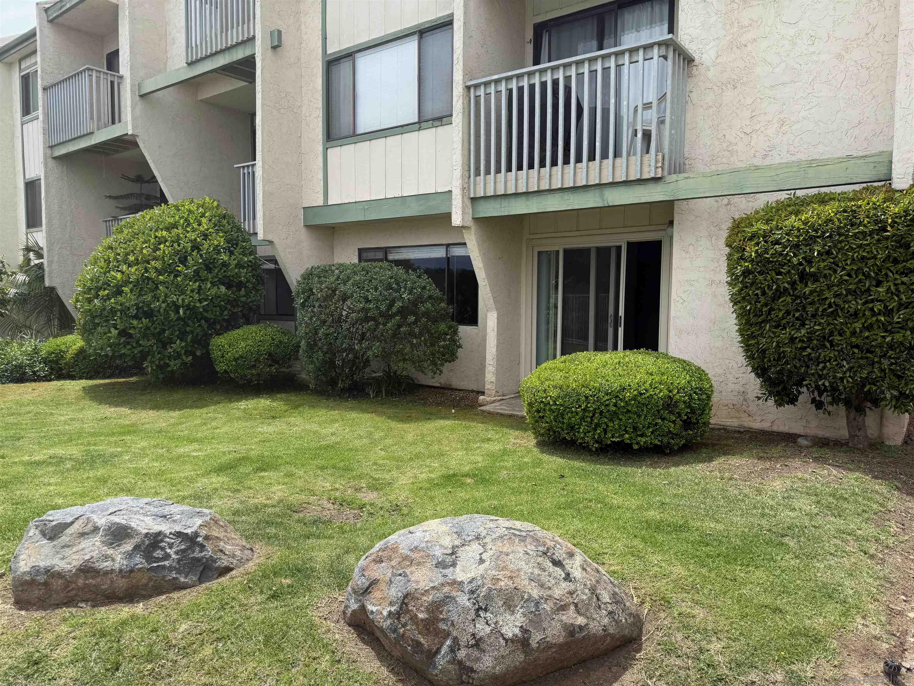 Detail Gallery Image 1 of 1 For 2915  Cowley Way  a,  San Diego,  CA 92117 - 2 Beds | 2 Baths