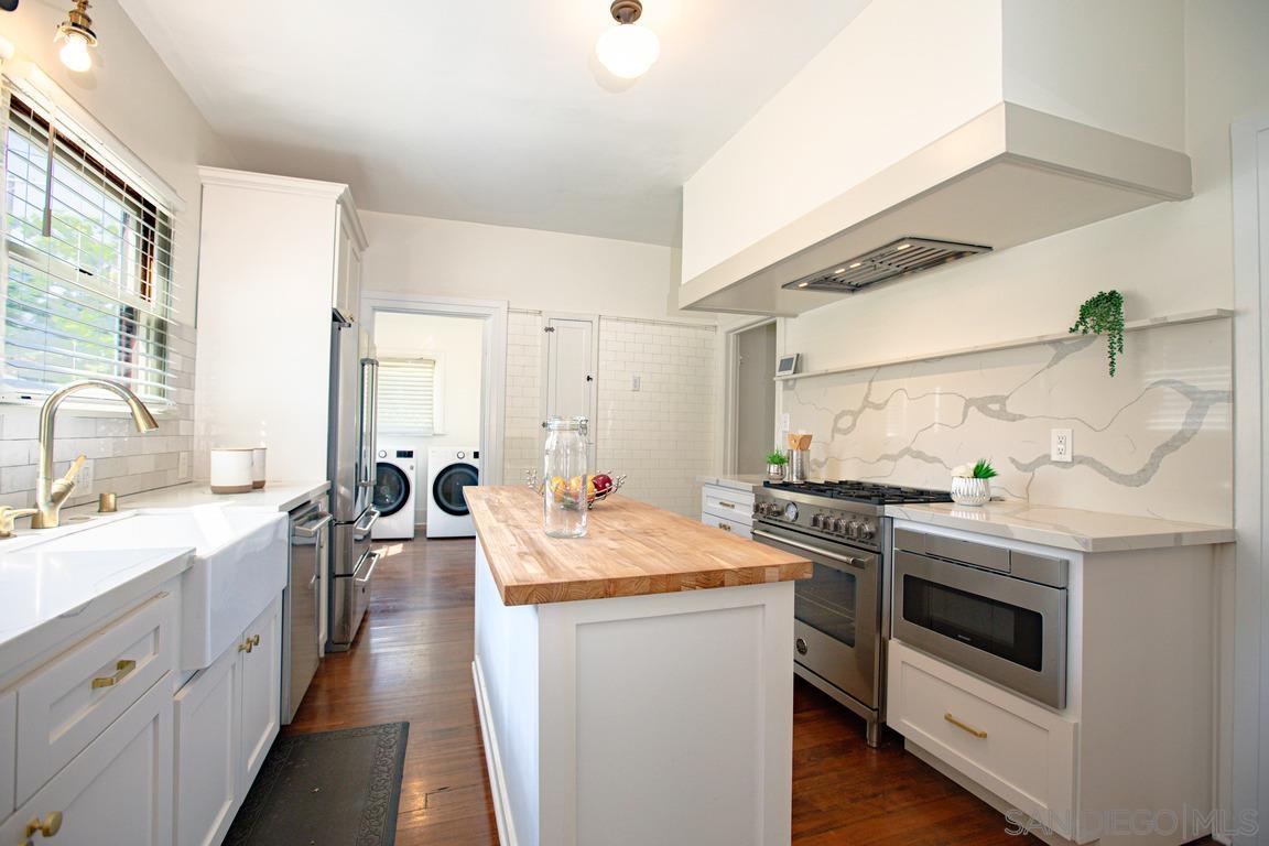 Detail Gallery Image 14 of 34 For 2009 S Victoria Ave, Los Angeles,  CA 90016 - 4 Beds | 3 Baths