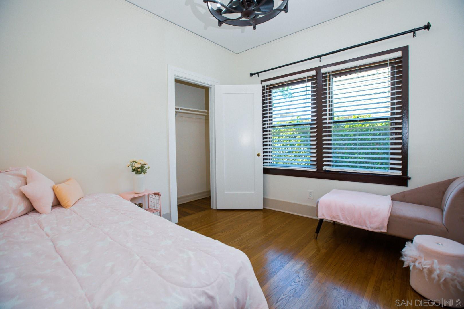 Detail Gallery Image 16 of 34 For 2009 S Victoria Ave, Los Angeles,  CA 90016 - 4 Beds | 3 Baths