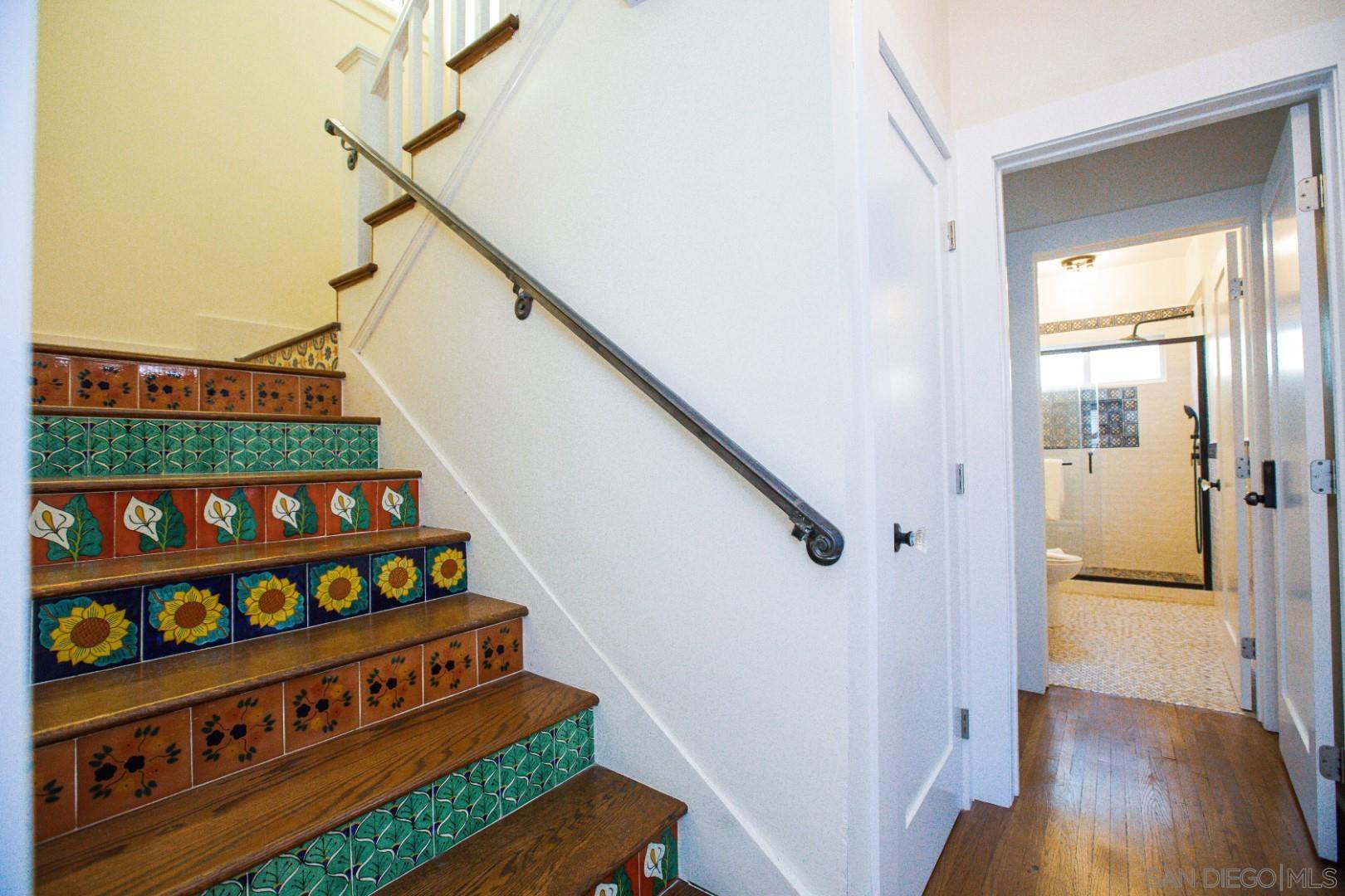 Detail Gallery Image 18 of 34 For 2009 S Victoria Ave, Los Angeles,  CA 90016 - 4 Beds | 3 Baths