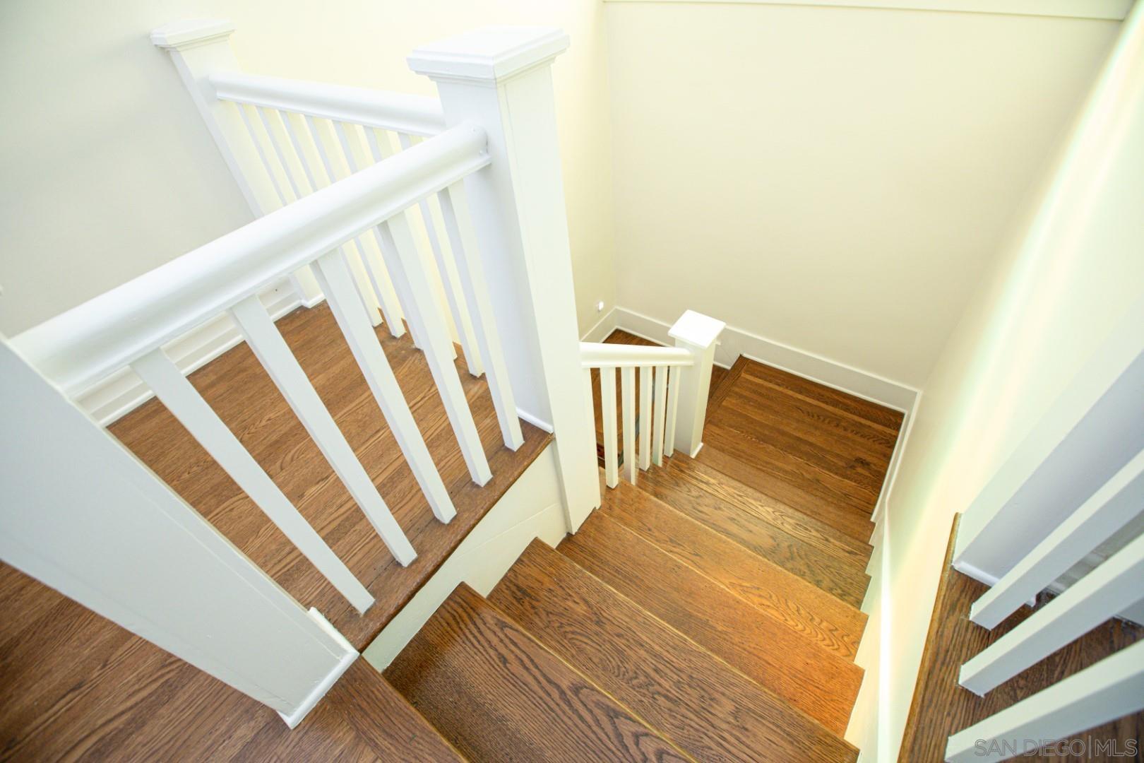 Detail Gallery Image 19 of 34 For 2009 S Victoria Ave, Los Angeles,  CA 90016 - 4 Beds | 3 Baths