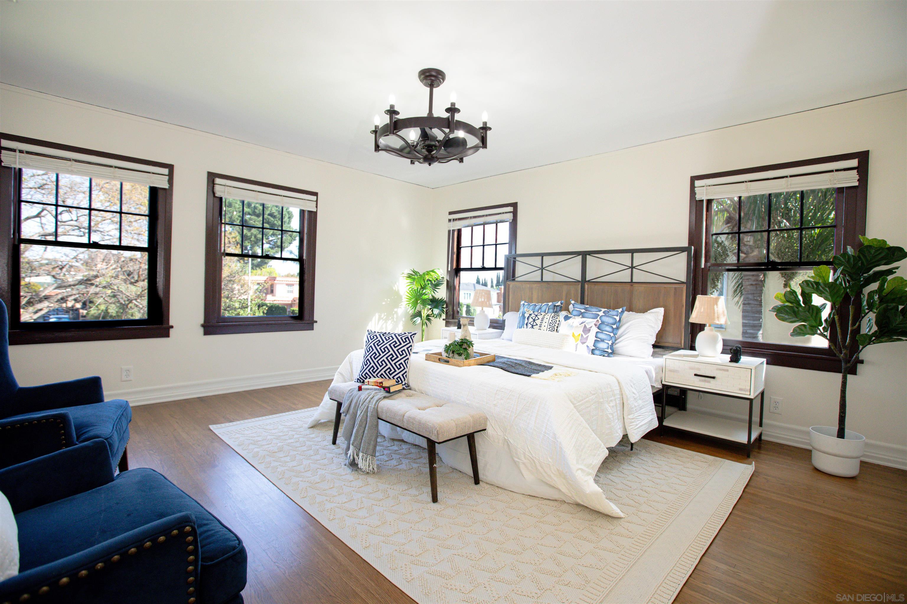 Detail Gallery Image 22 of 34 For 2009 S Victoria Ave, Los Angeles,  CA 90016 - 4 Beds | 3 Baths