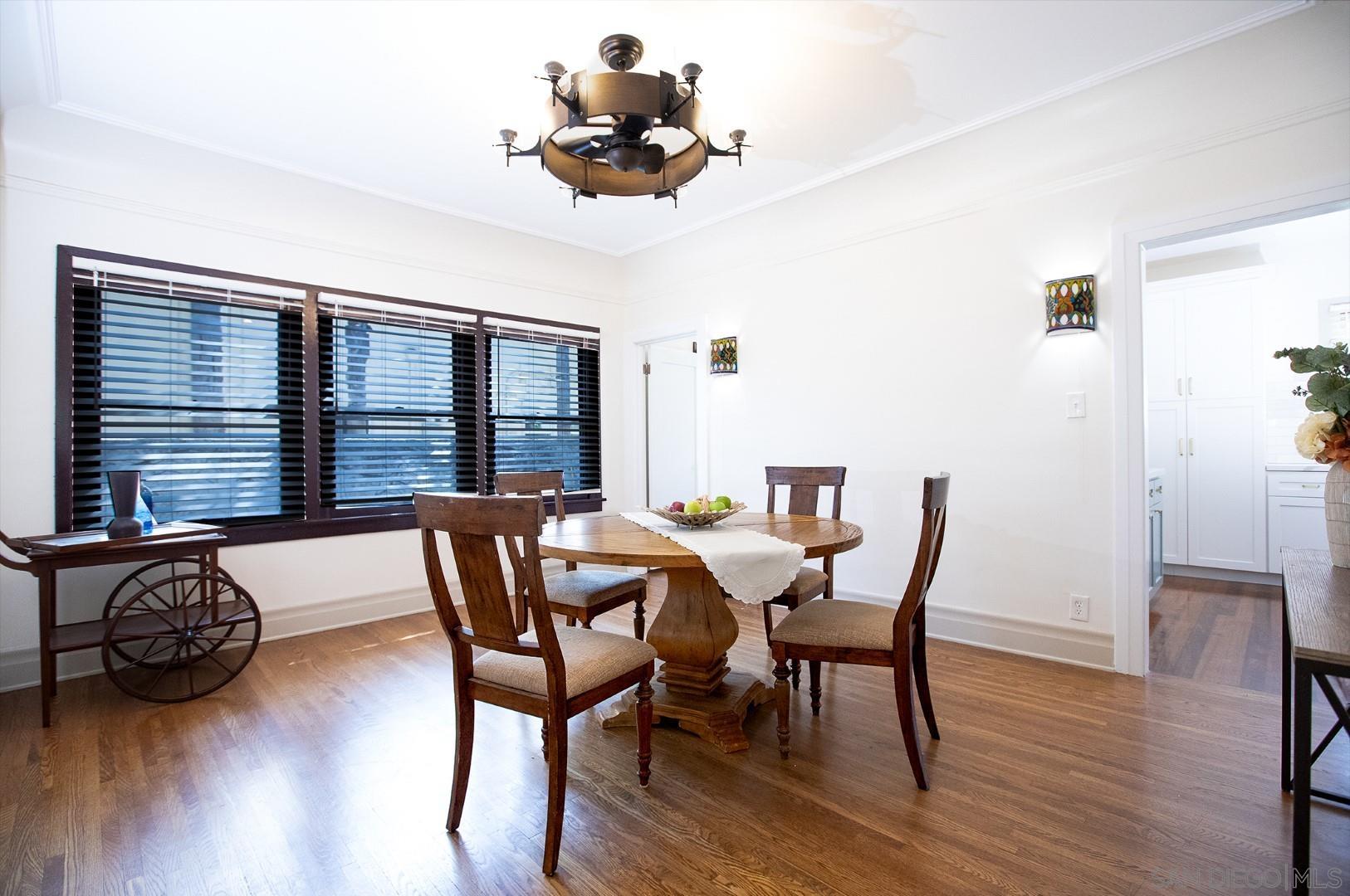 Detail Gallery Image 9 of 34 For 2009 S Victoria Ave, Los Angeles,  CA 90016 - 4 Beds | 3 Baths