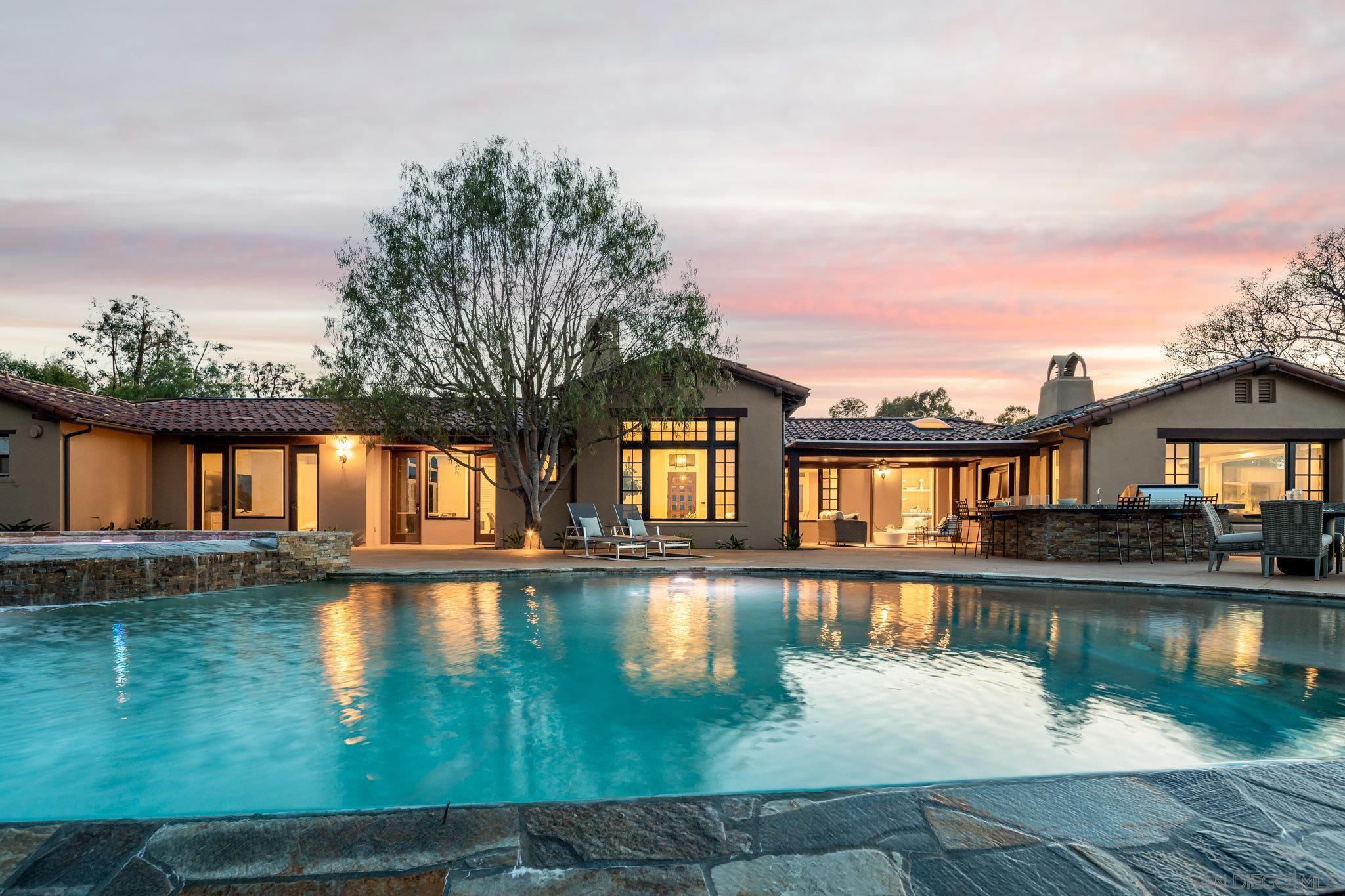 Detail Gallery Image 1 of 1 For 8238  Run of the Knolls, San Diego,  CA 92127 - 5 Beds | 5/1 Baths