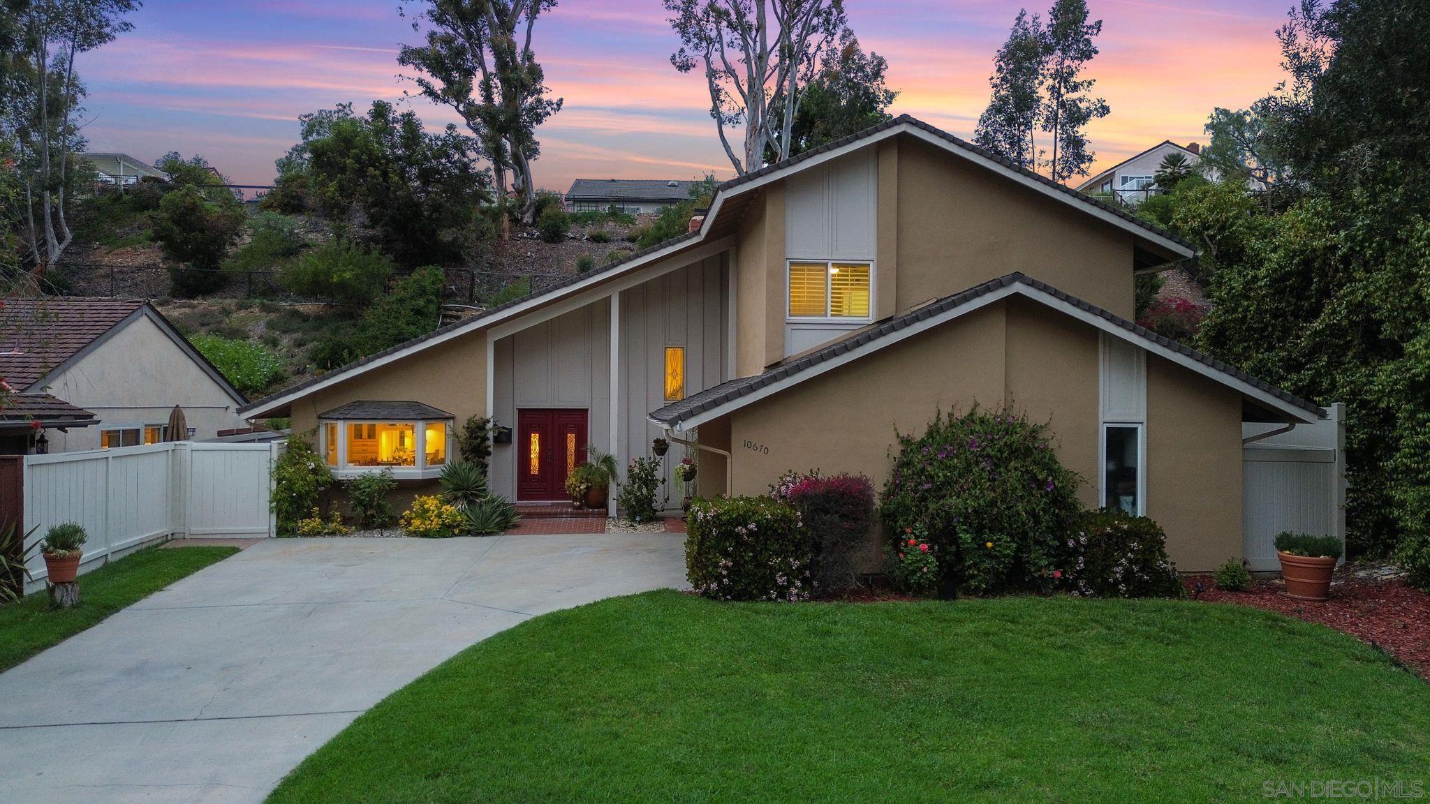 Detail Gallery Image 1 of 1 For 10670  Canyon Lake Dr, San Diego,  CA 92131 - 4 Beds | 3 Baths