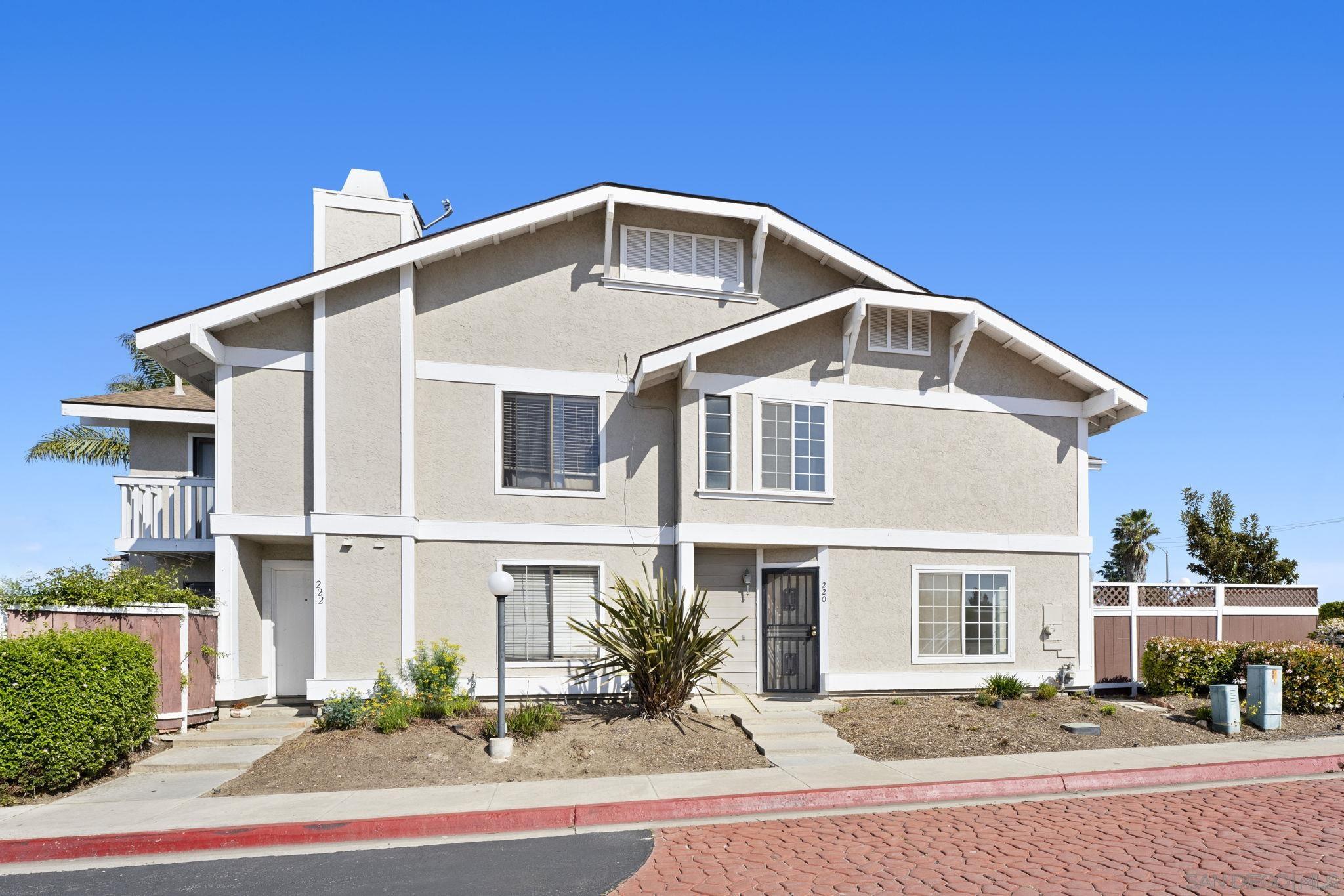 Detail Gallery Image 1 of 1 For 220  Riverview Way, Oceanside,  CA 92057 - 3 Beds | 2/1 Baths