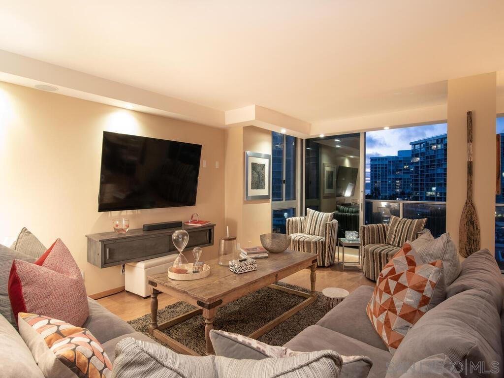 Detail Gallery Image 10 of 49 For 1810  Avenida Del Mundo  #505,  Coronado,  CA 92118 - 2 Beds | 2 Baths