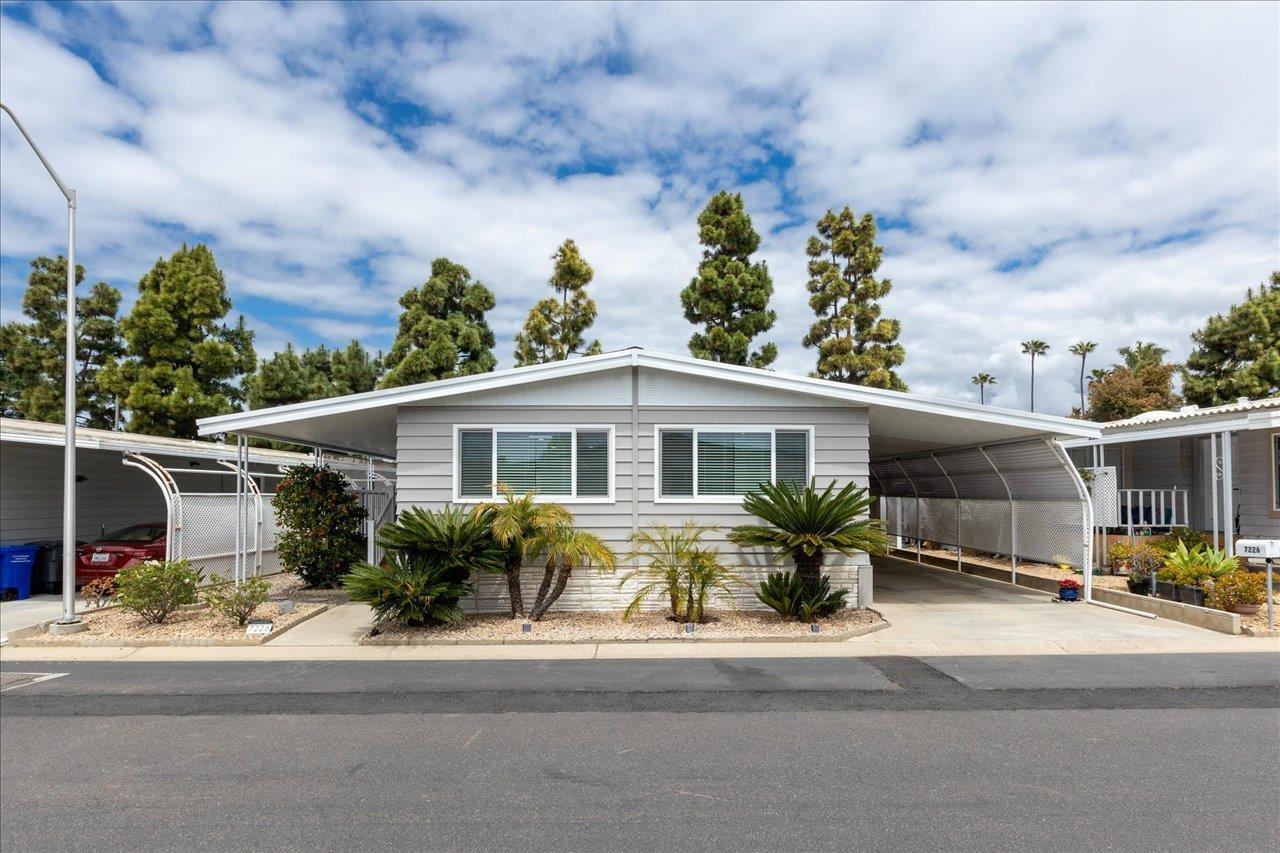 Detail Gallery Image 1 of 1 For 7226  San Bartolo Street  #204,  Carlsbad,  CA 92011 - 2 Beds | 2 Baths