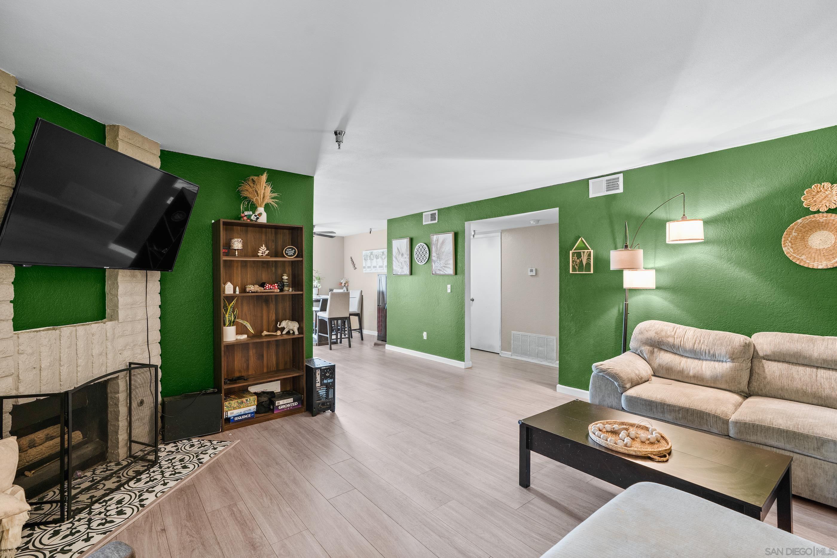 Detail Gallery Image 1 of 25 For 1164  Decker St  Unit a,  El Cajon,  CA 92019 - 2 Beds | 2 Baths