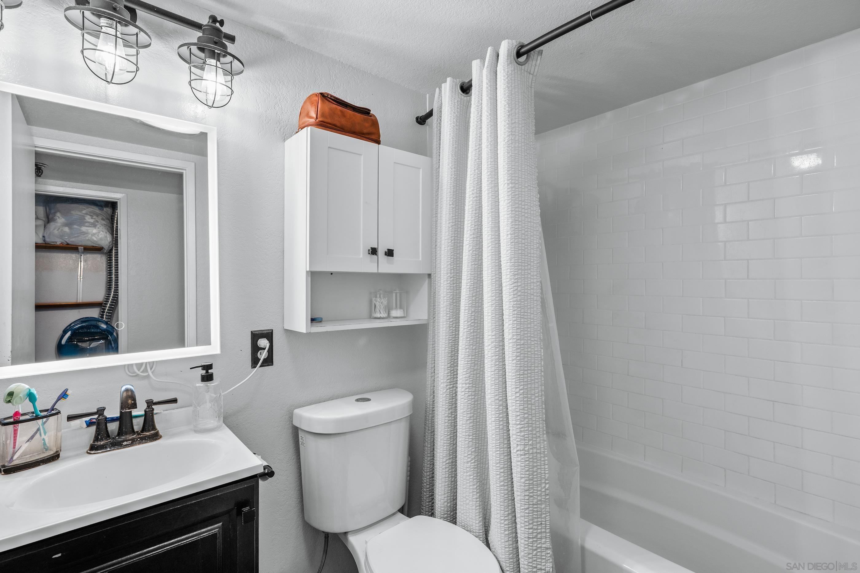 Detail Gallery Image 17 of 25 For 1164  Decker St  Unit a,  El Cajon,  CA 92019 - 2 Beds | 2 Baths