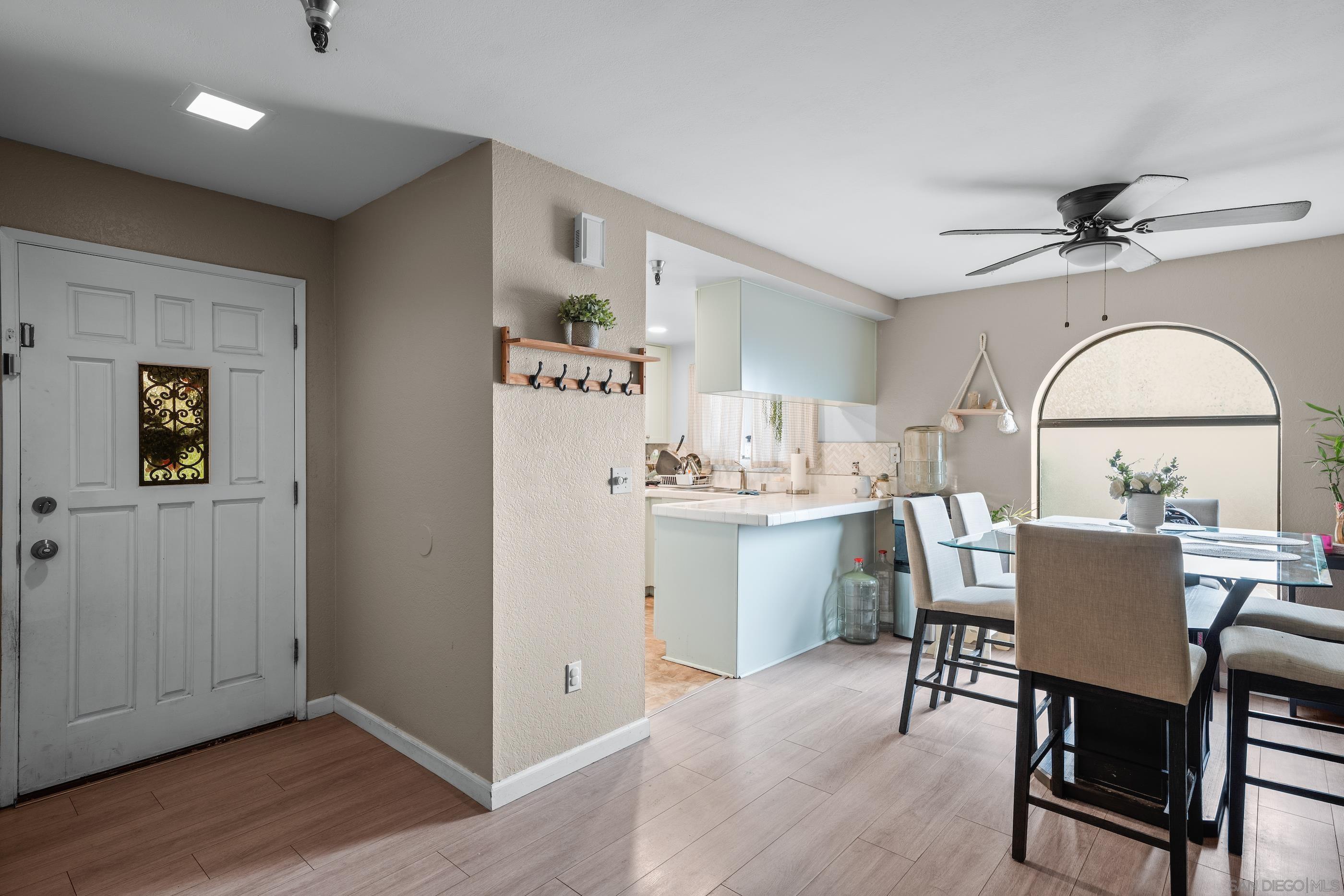 Detail Gallery Image 4 of 25 For 1164  Decker St  Unit a,  El Cajon,  CA 92019 - 2 Beds | 2 Baths