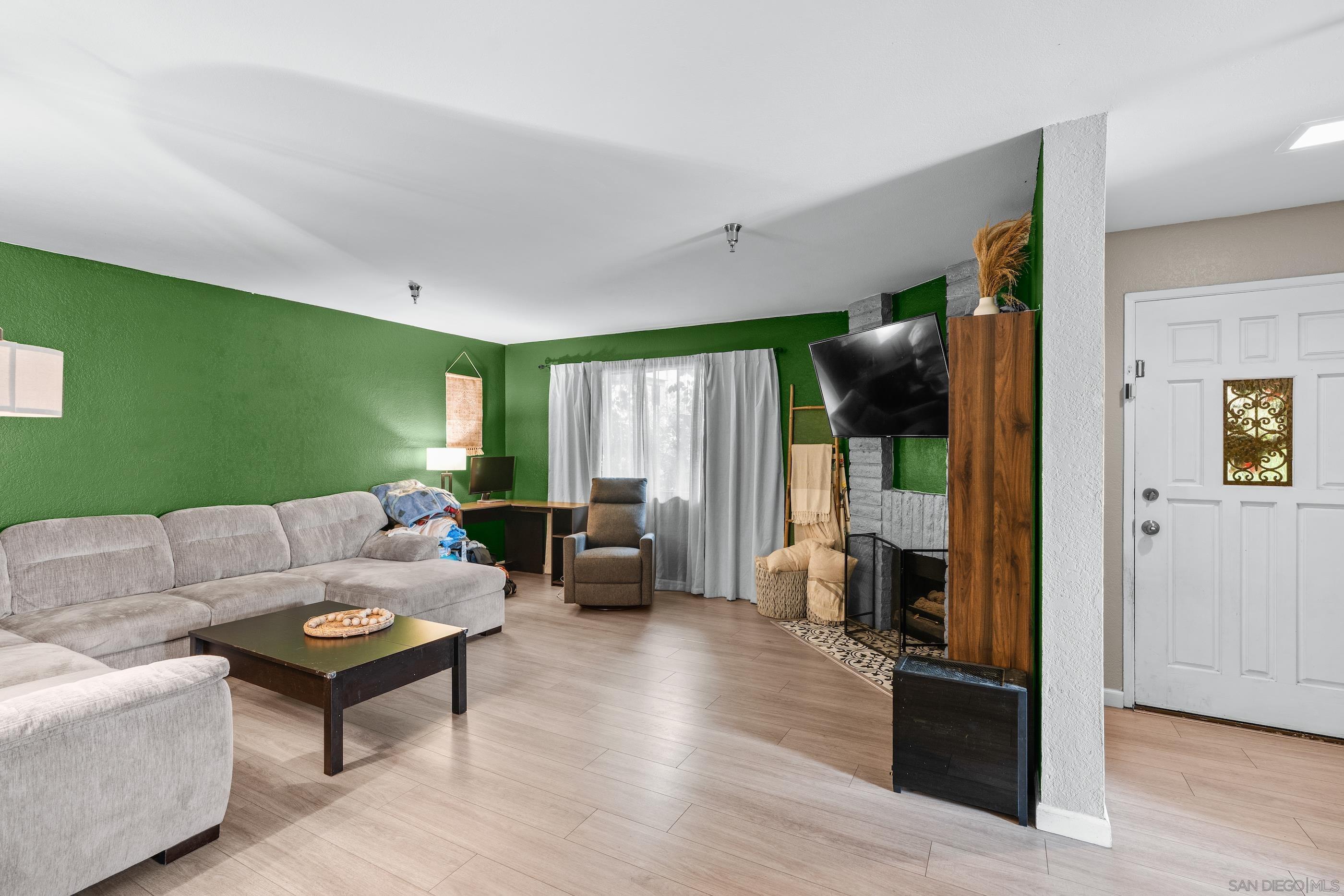 Detail Gallery Image 9 of 25 For 1164  Decker St  Unit a,  El Cajon,  CA 92019 - 2 Beds | 2 Baths