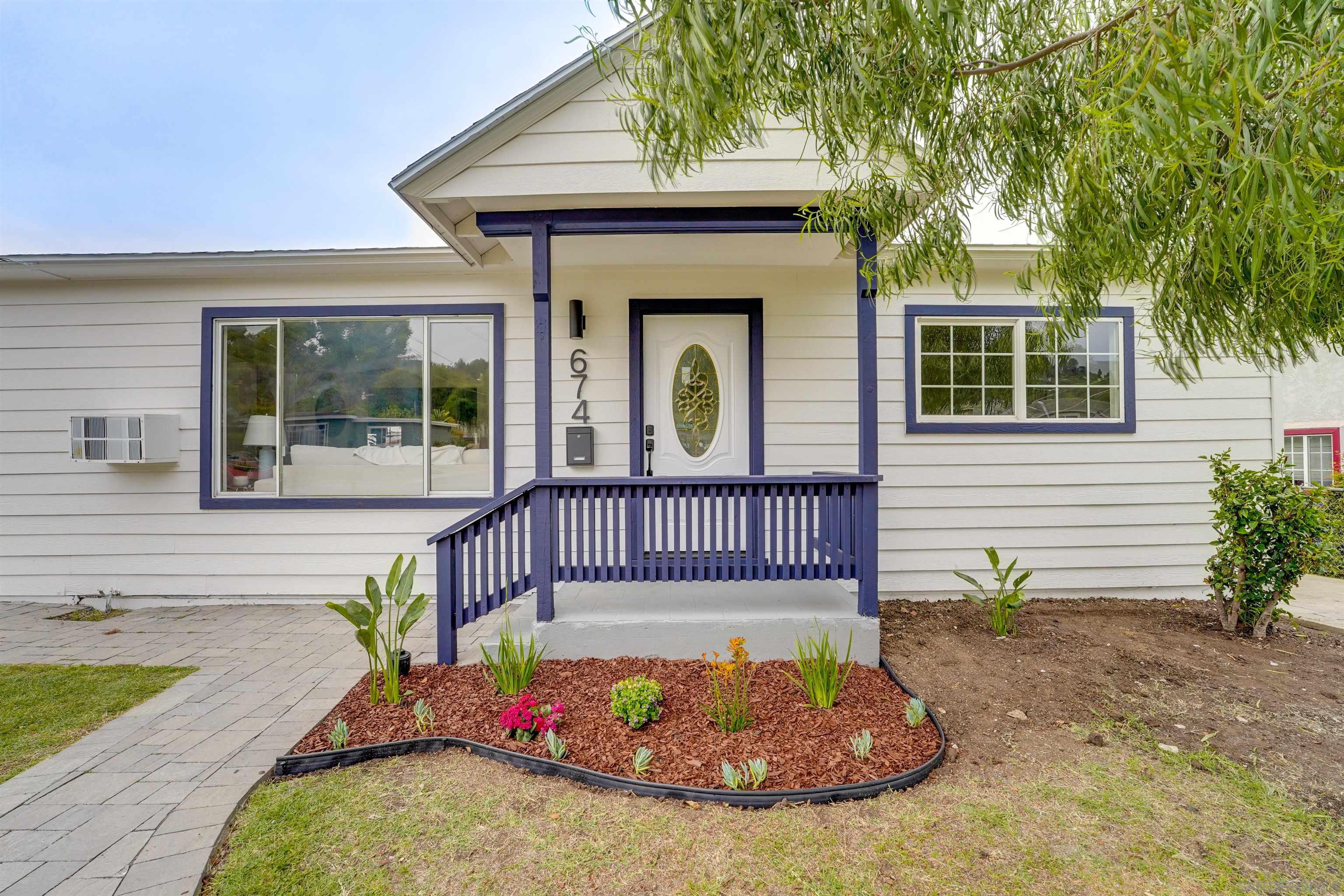 Detail Gallery Image 1 of 1 For 674  Palomar Ave, El Cajon,  CA 92020 - 4 Beds | 2 Baths