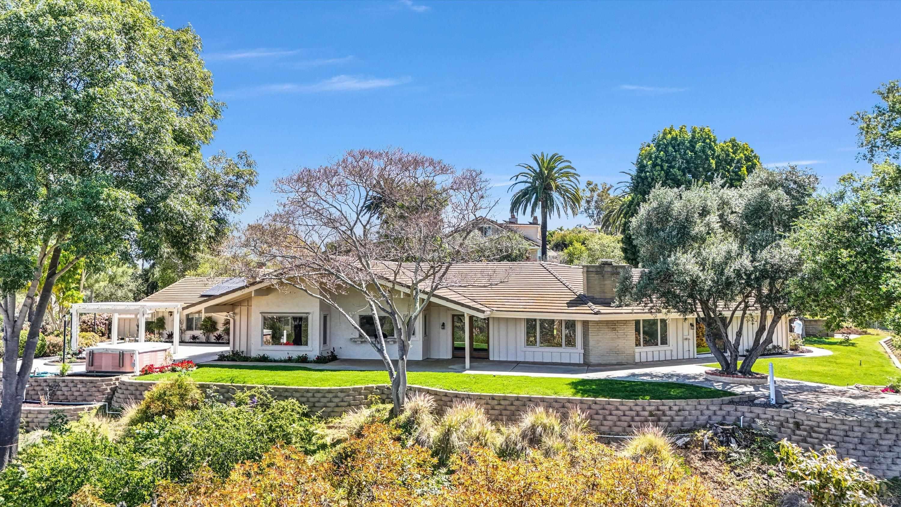 Detail Gallery Image 1 of 1 For 2443  Vista Lago Terrace, Escondido,  CA 92029 - 4 Beds | 2/1 Baths