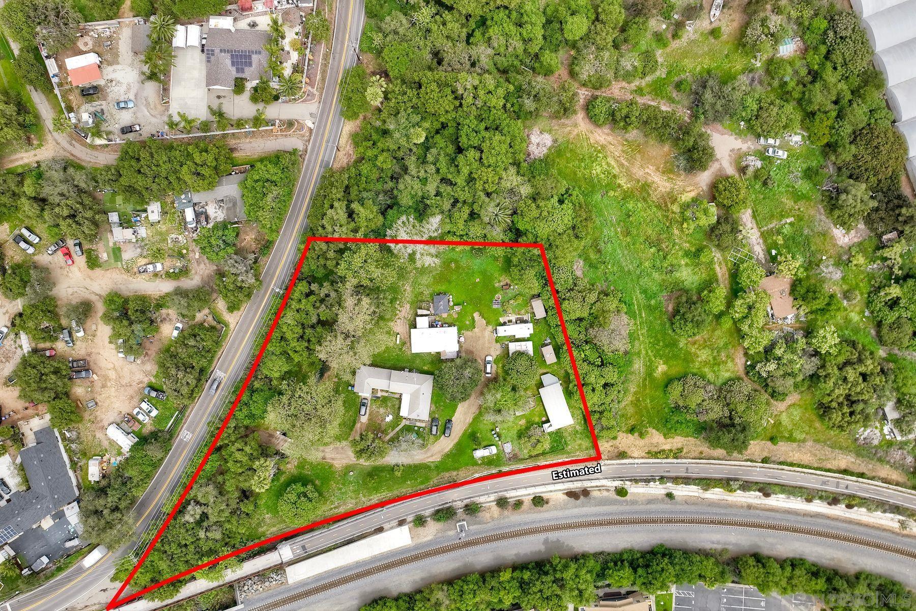 Detail Gallery Image 1 of 1 For 1945  Buena Creek Rd, Vista,  CA 92084 - 3 Beds | 1 Baths