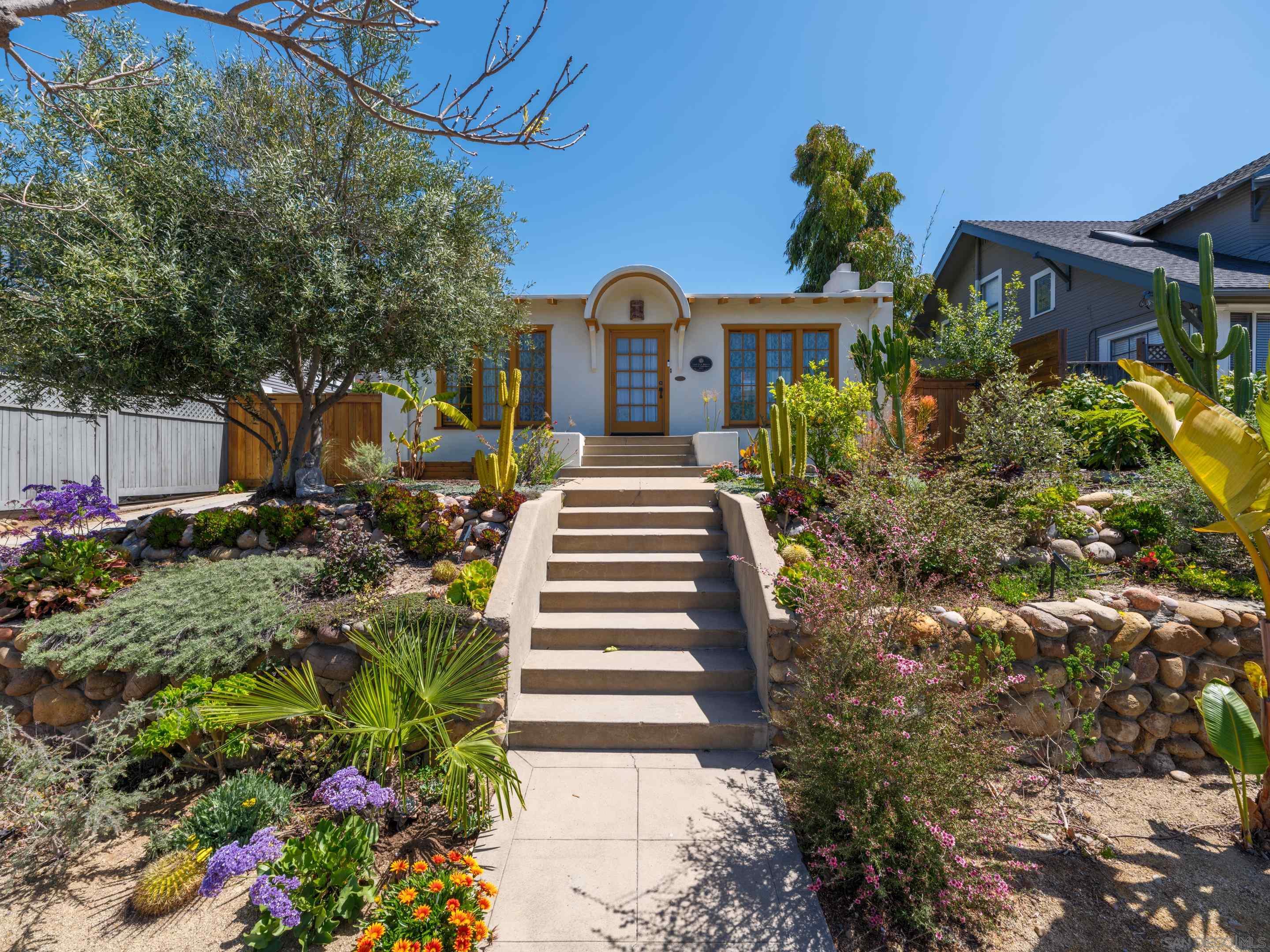 Detail Gallery Image 1 of 1 For 1435  30th Street, San Diego,  CA 92102 - 2 Beds | 1 Baths