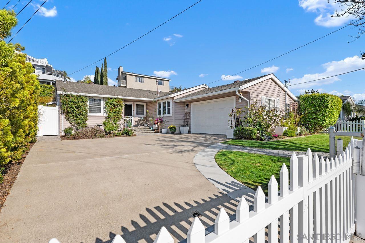 Detail Gallery Image 1 of 1 For 2261  Penrose, San Diego,  CA 92110 - 3 Beds | 2 Baths