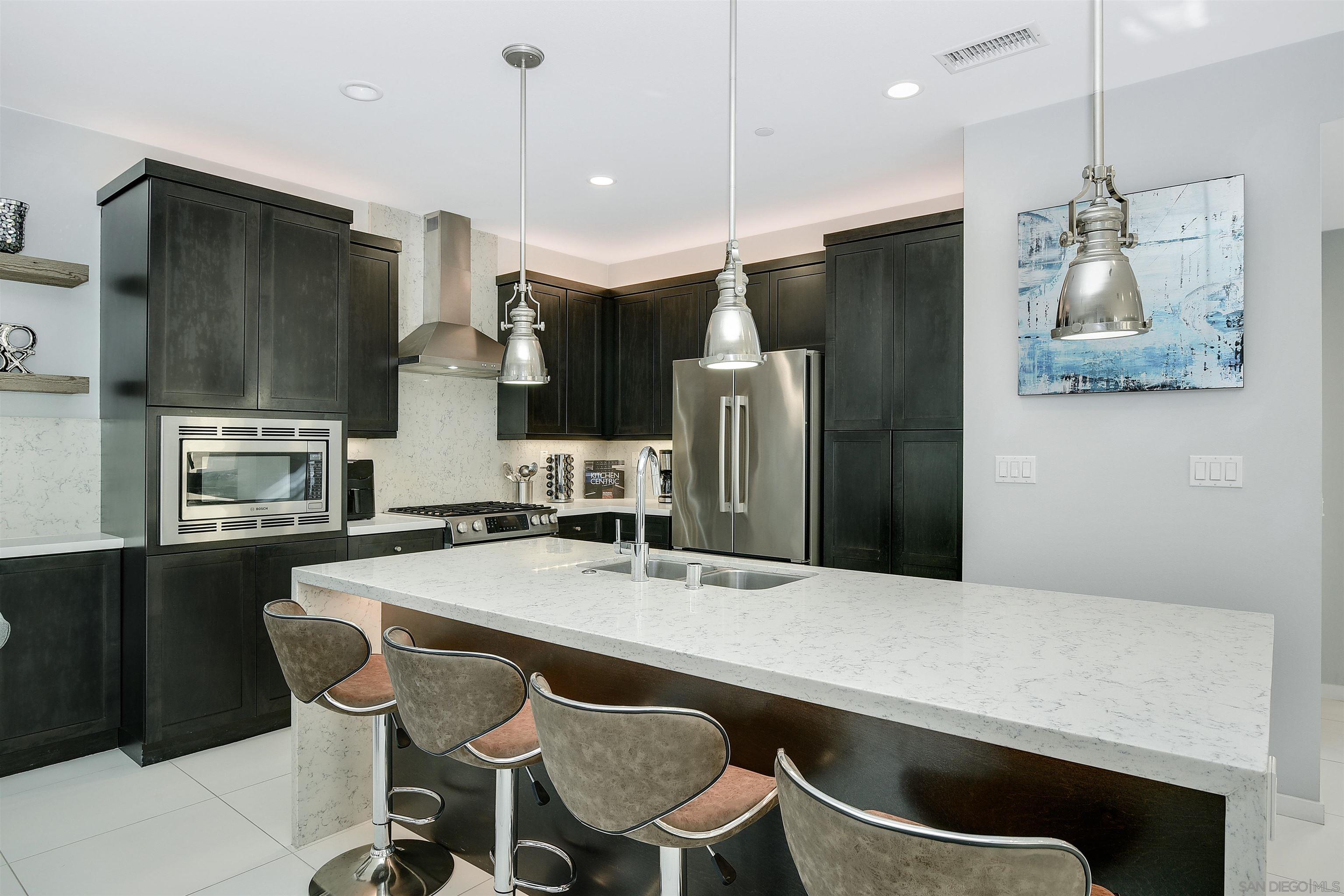 Detail Gallery Image 11 of 52 For 8334  Ridge Ct, San Diego,  CA 92108 - 4 Beds | 3/1 Baths