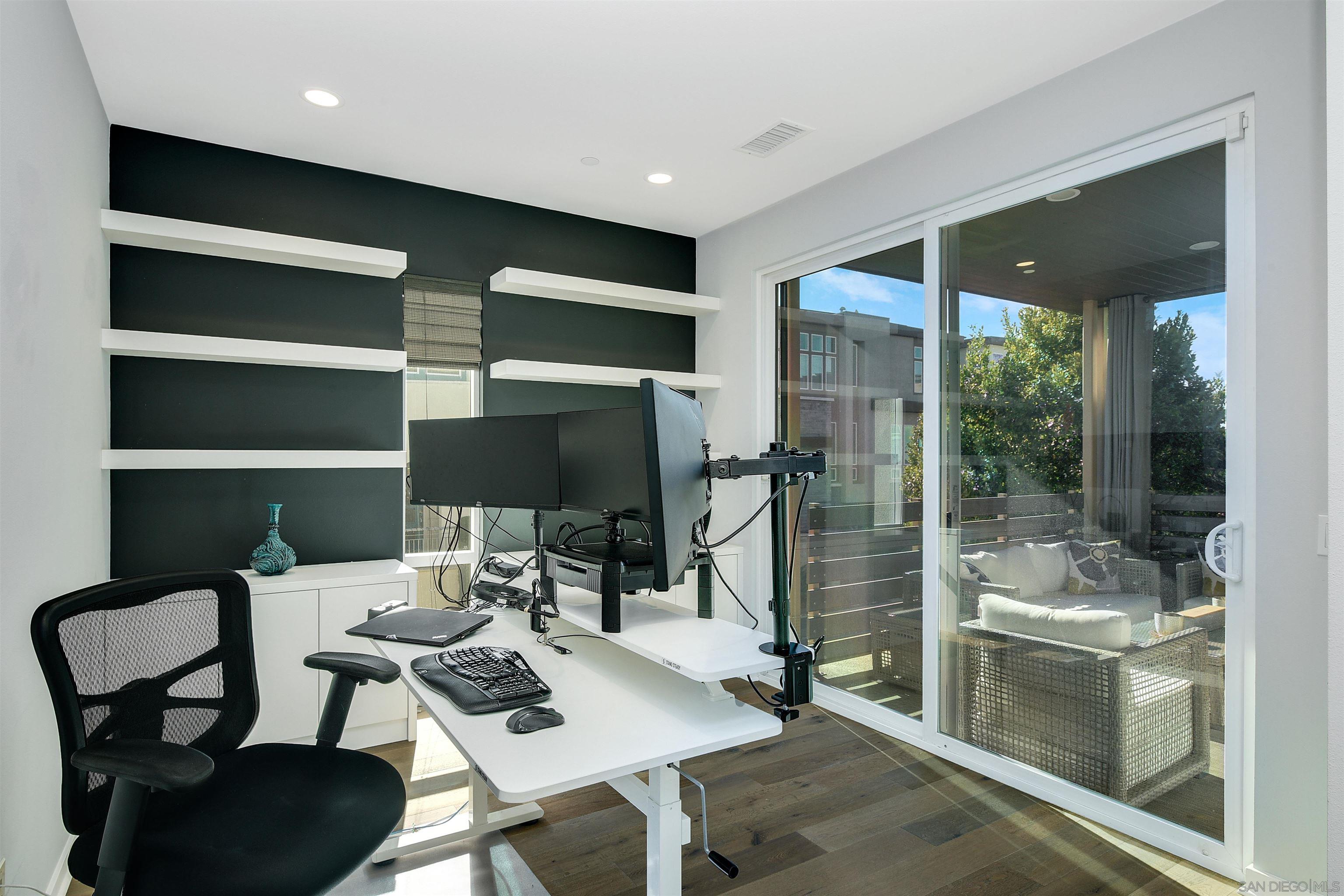 Detail Gallery Image 14 of 52 For 8334  Ridge Ct, San Diego,  CA 92108 - 4 Beds | 3/1 Baths