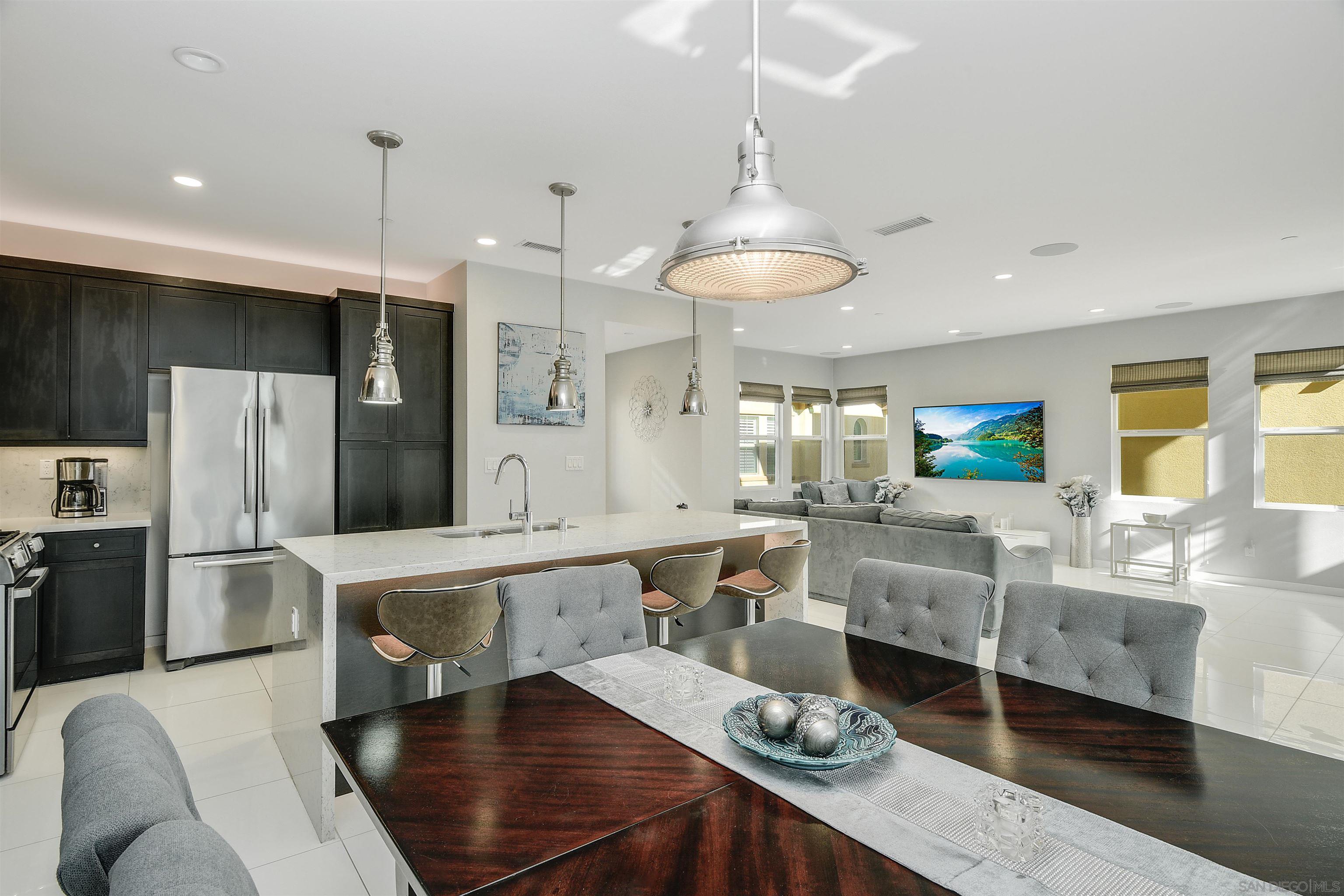 Detail Gallery Image 16 of 52 For 8334  Ridge Ct, San Diego,  CA 92108 - 4 Beds | 3/1 Baths