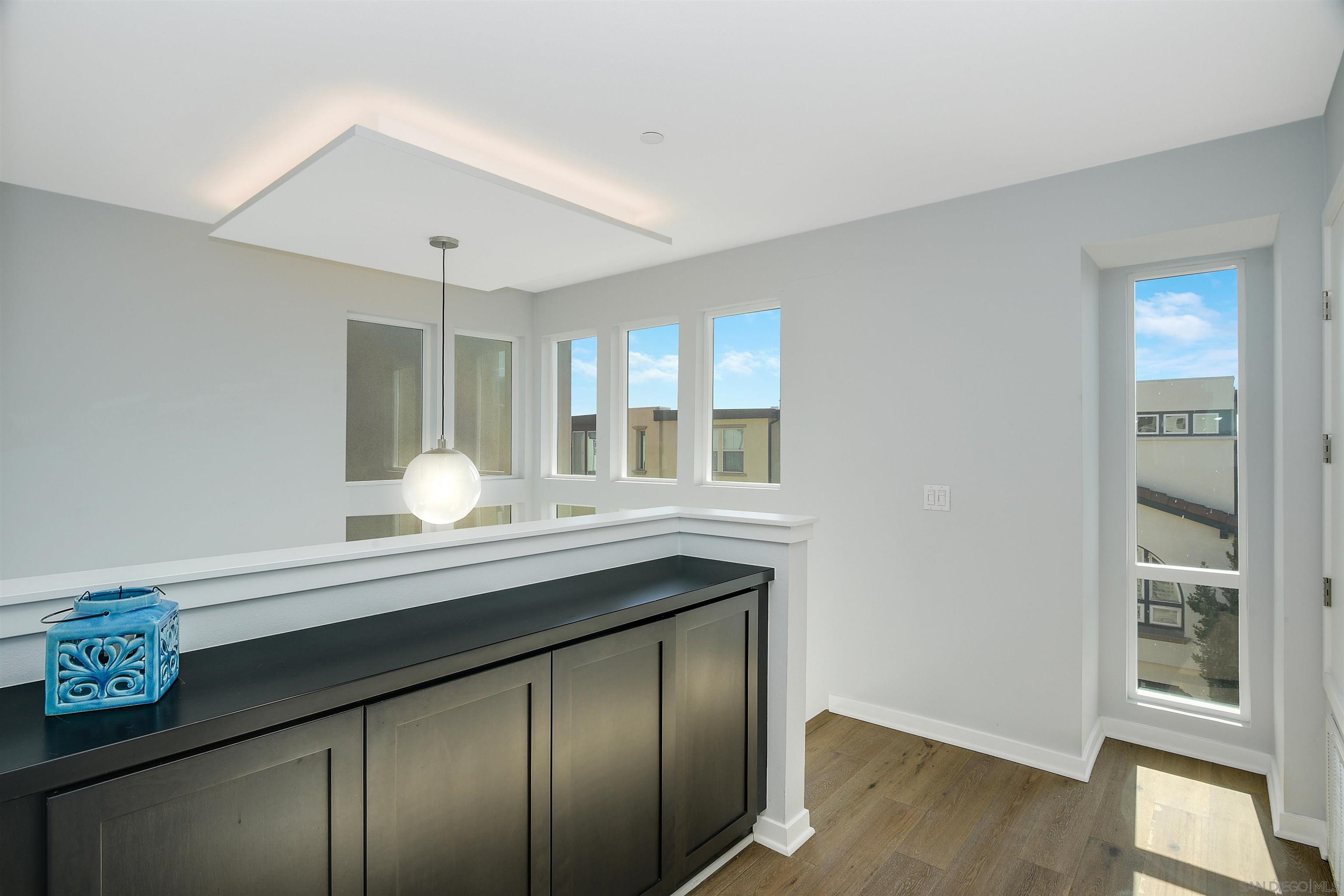 Detail Gallery Image 23 of 52 For 8334  Ridge Ct, San Diego,  CA 92108 - 4 Beds | 3/1 Baths