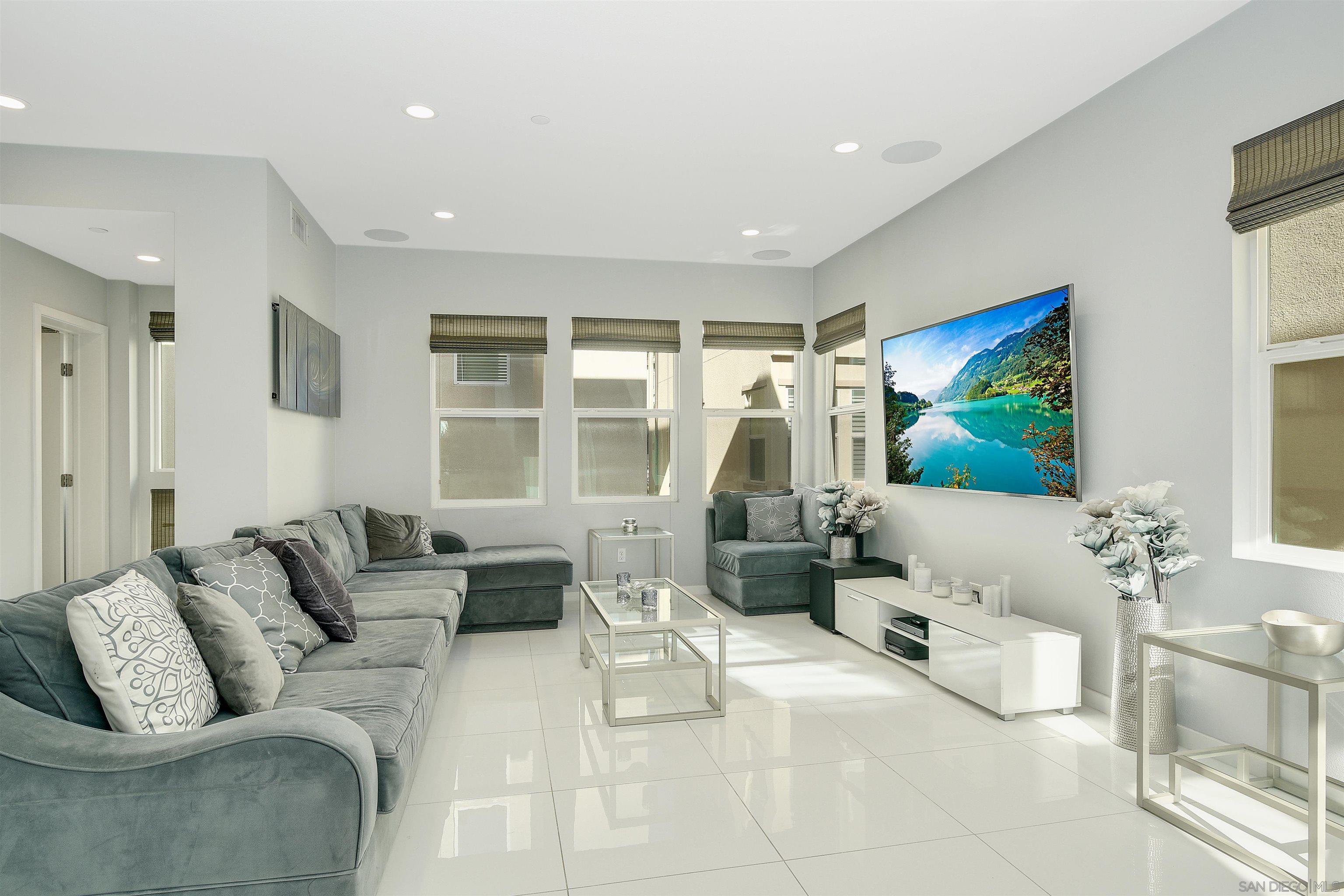 Detail Gallery Image 5 of 52 For 8334  Ridge Ct, San Diego,  CA 92108 - 4 Beds | 3/1 Baths