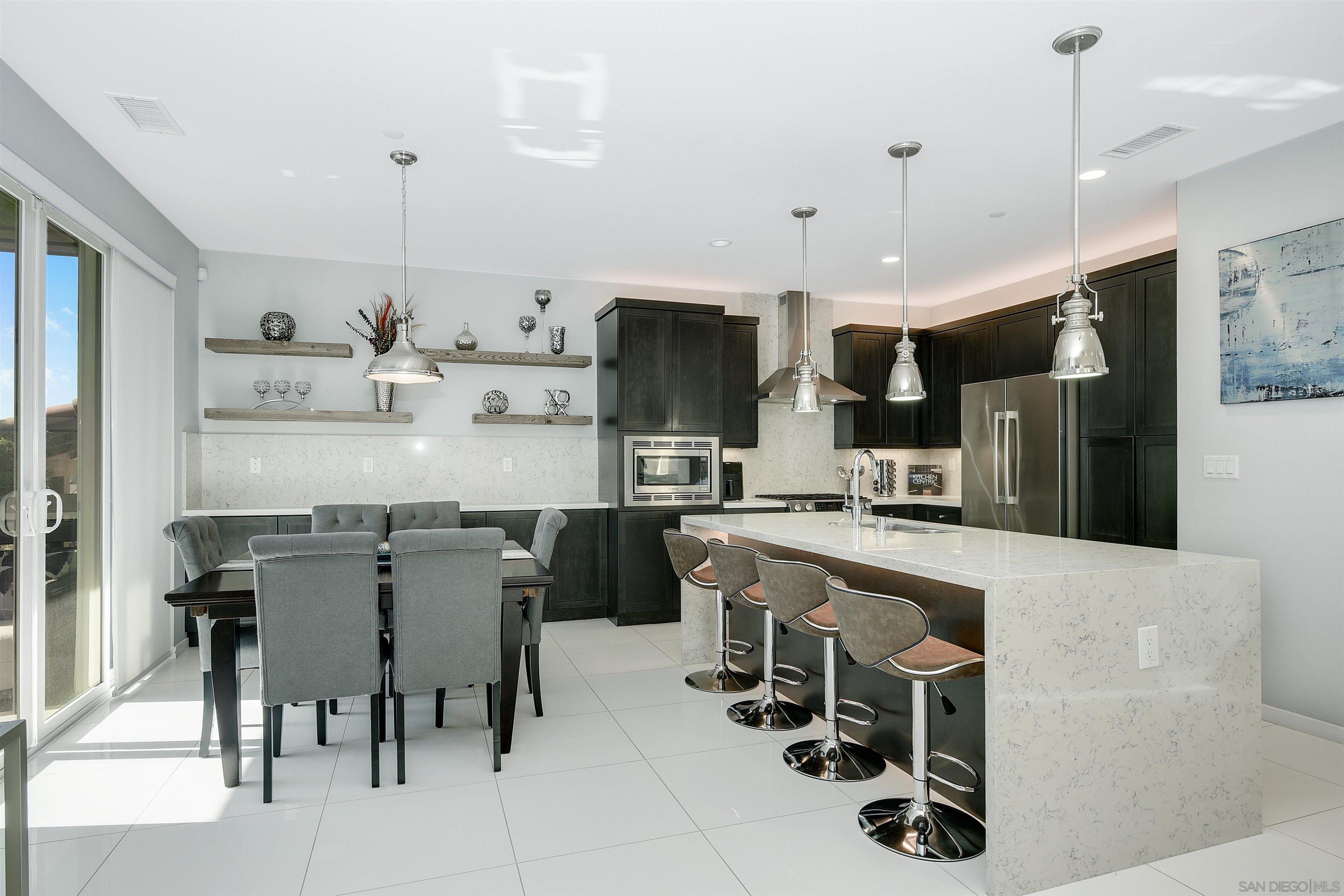 Detail Gallery Image 7 of 52 For 8334  Ridge Ct, San Diego,  CA 92108 - 4 Beds | 3/1 Baths