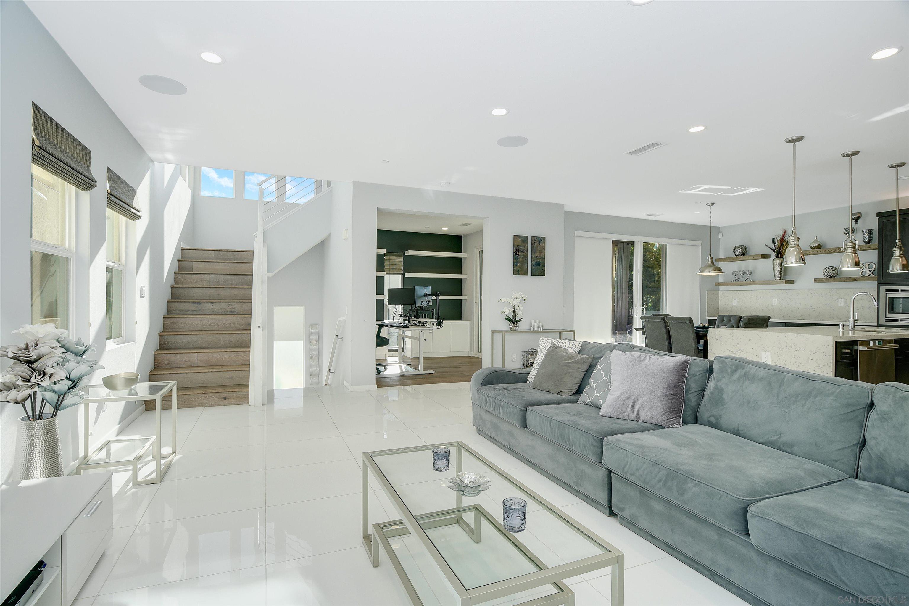 Detail Gallery Image 8 of 52 For 8334  Ridge Ct, San Diego,  CA 92108 - 4 Beds | 3/1 Baths