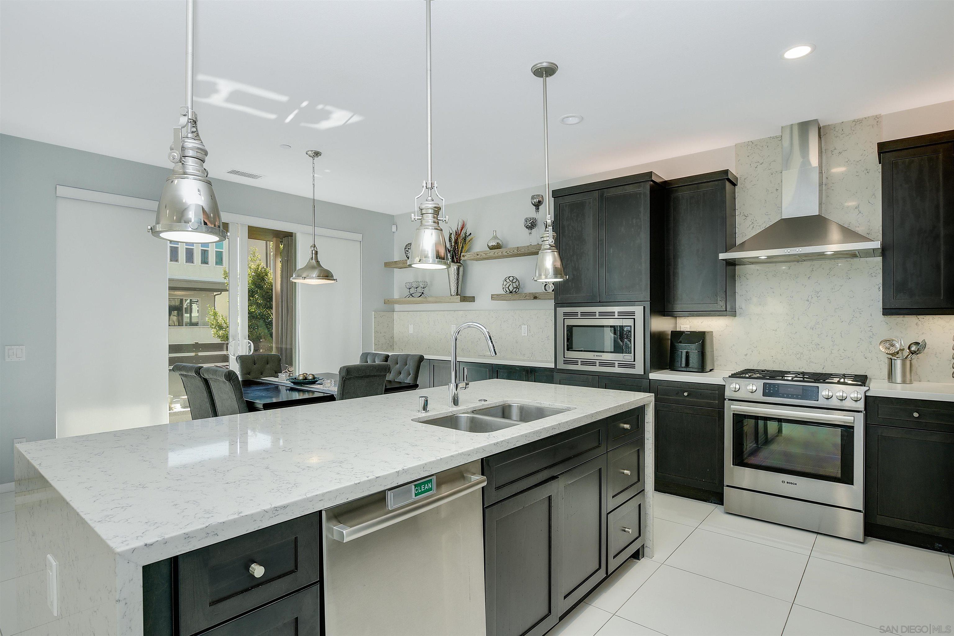 Detail Gallery Image 9 of 52 For 8334  Ridge Ct, San Diego,  CA 92108 - 4 Beds | 3/1 Baths