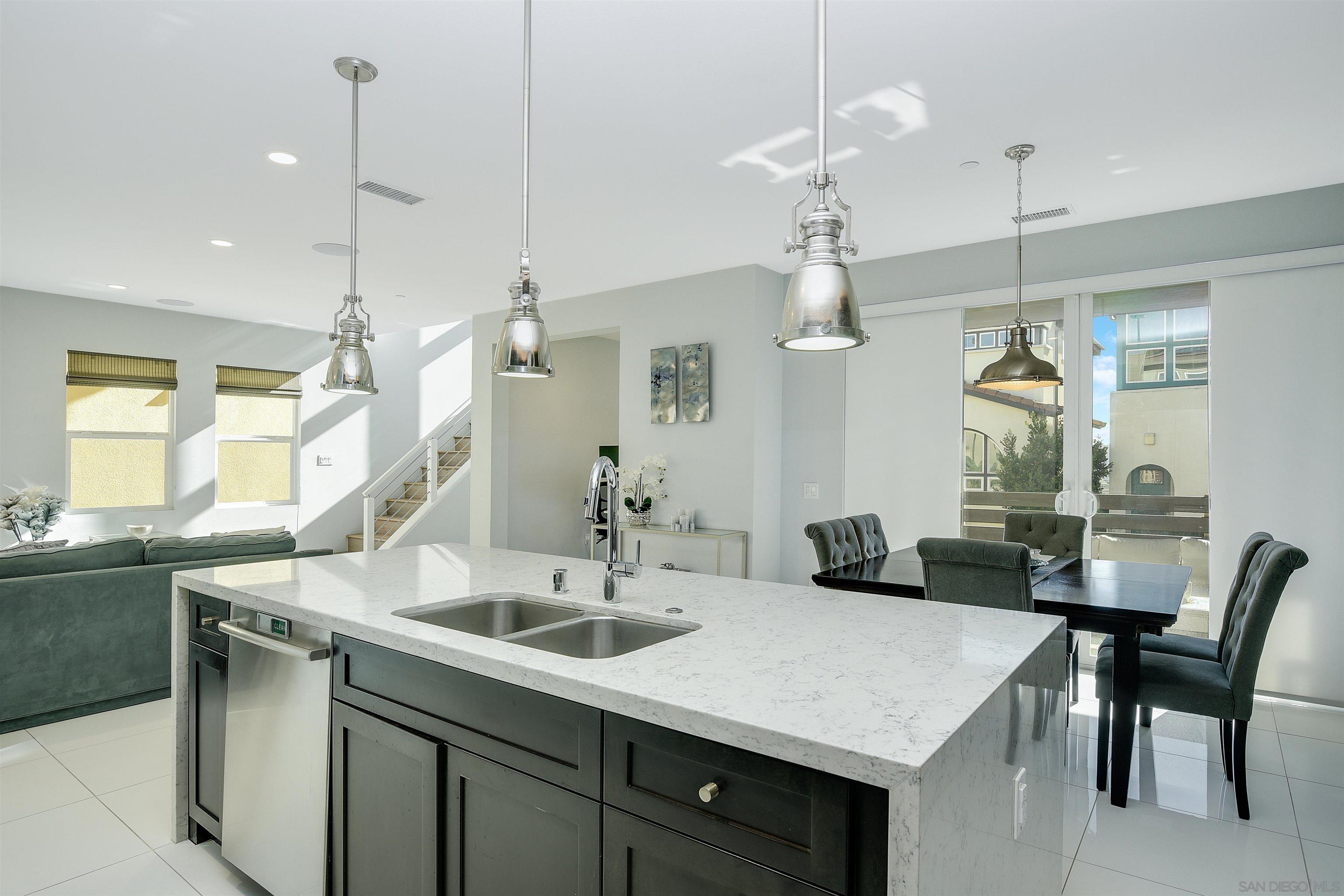 Detail Gallery Image 10 of 52 For 8334  Ridge Ct, San Diego,  CA 92108 - 4 Beds | 3/1 Baths