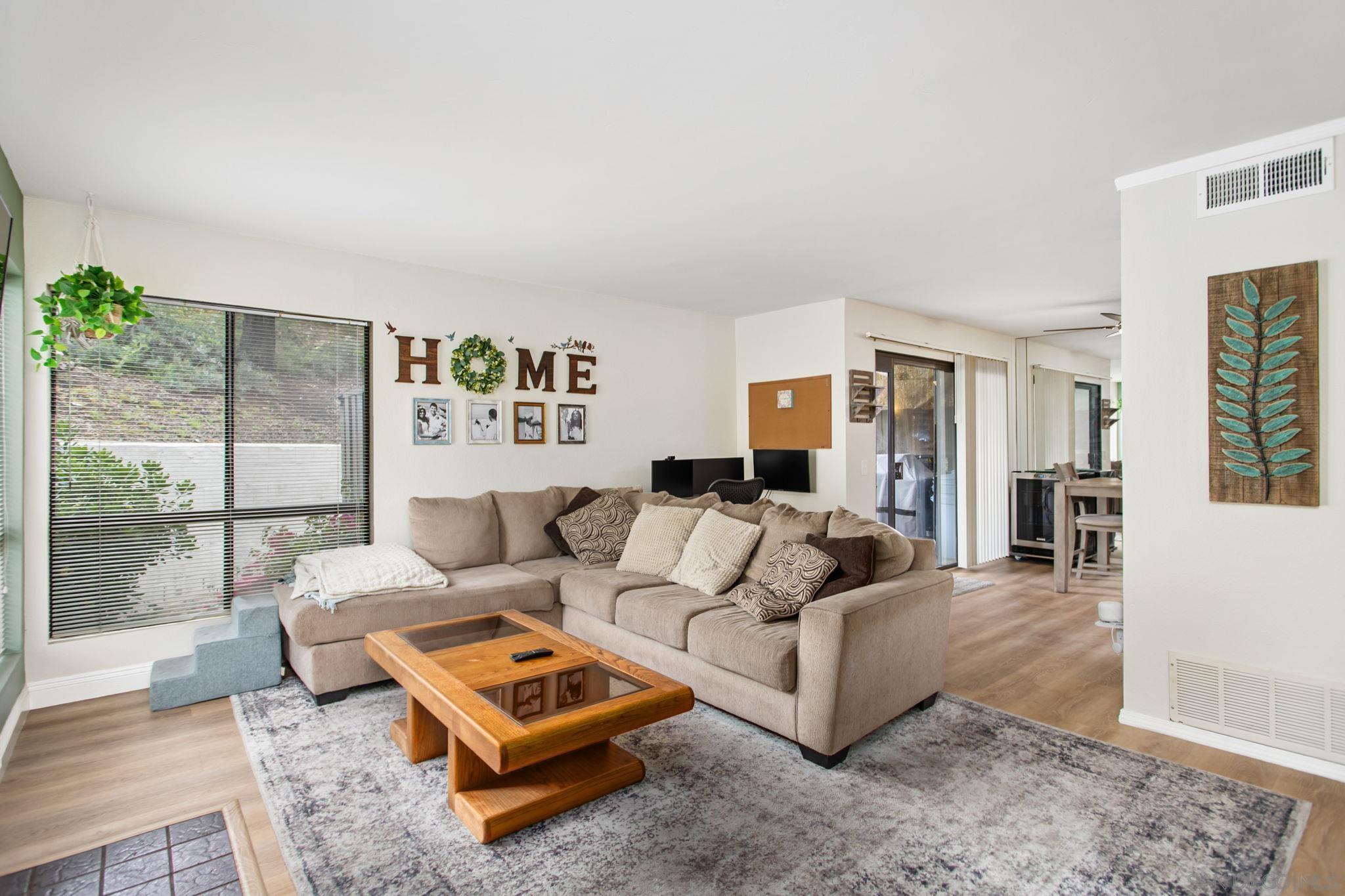 Detail Gallery Image 1 of 1 For 1116  via Loma Vis, El Cajon,  CA 92019 - 2 Beds | 3 Baths