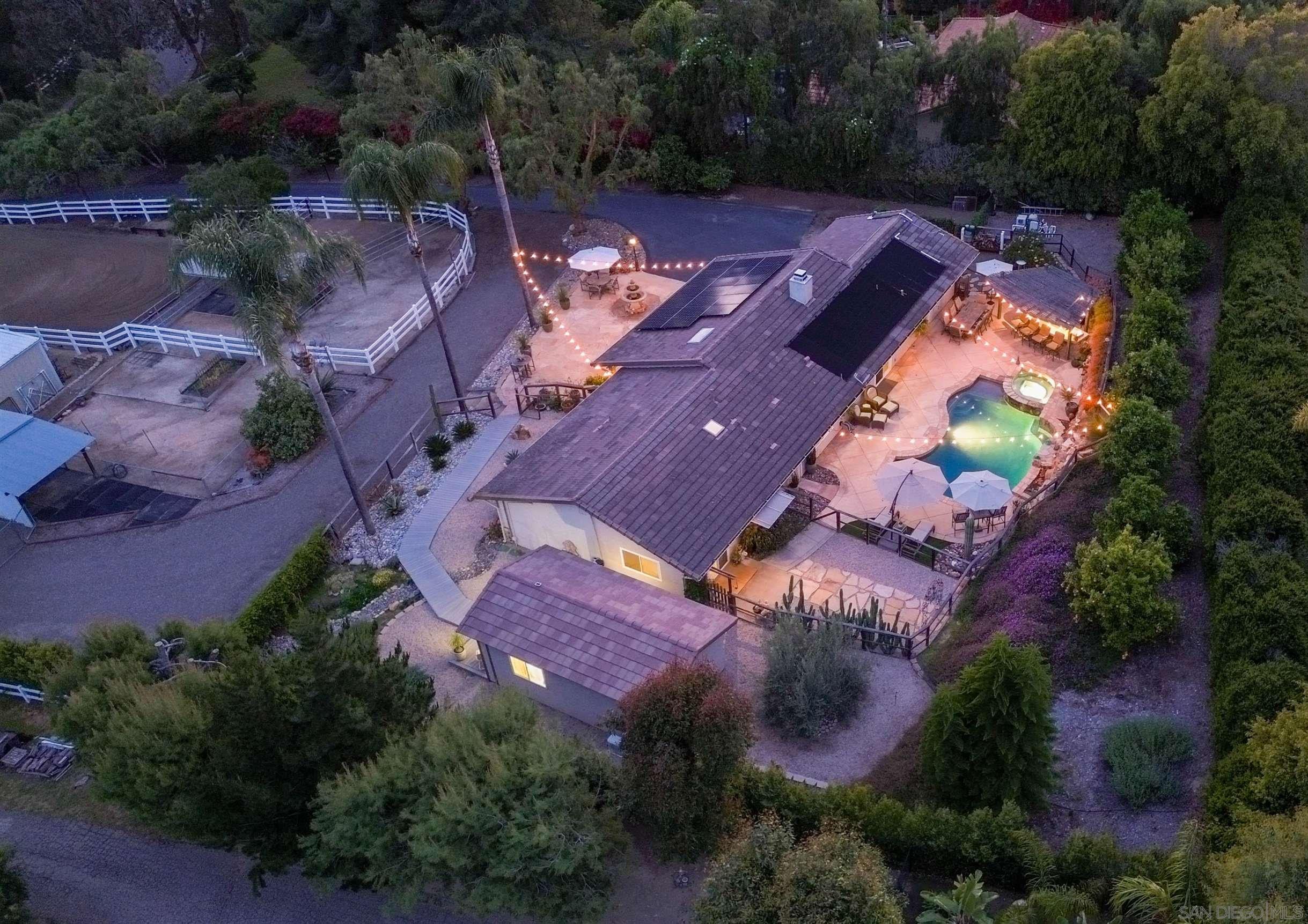 Detail Gallery Image 1 of 1 For 1045  Capra Way, Fallbrook,  CA 92028 - 3 Beds | 3 Baths