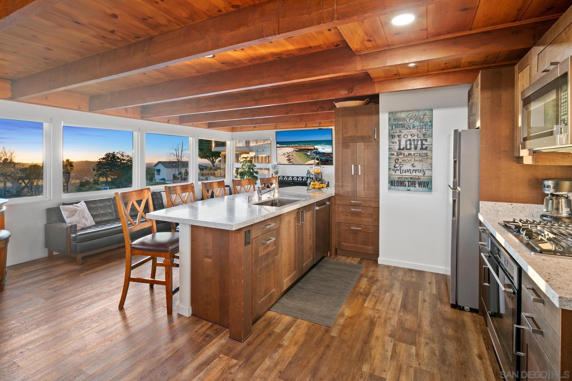 Detail Gallery Image 1 of 1 For 9595  Alto Dr, La Mesa,  CA 91941 - 4 Beds | 4 Baths