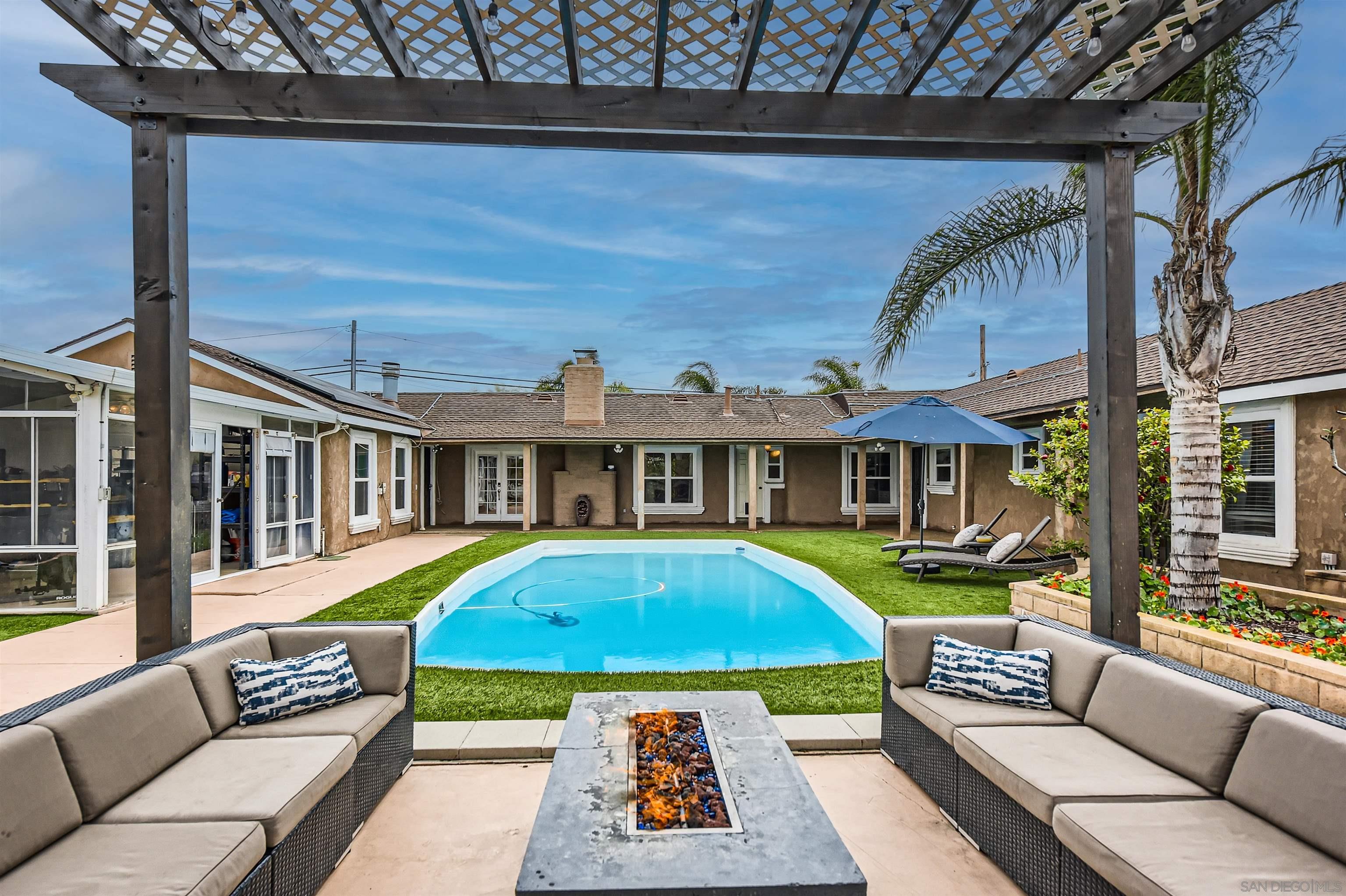 Detail Gallery Image 1 of 1 For 2914  Iris Ave, San Diego,  CA 92154 - 5 Beds | 3 Baths