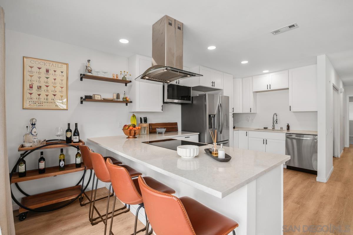 Detail Gallery Image 1 of 1 For 751  Pyramid Point Way, Oceanside,  CA 92058 - 3 Beds | 2 Baths