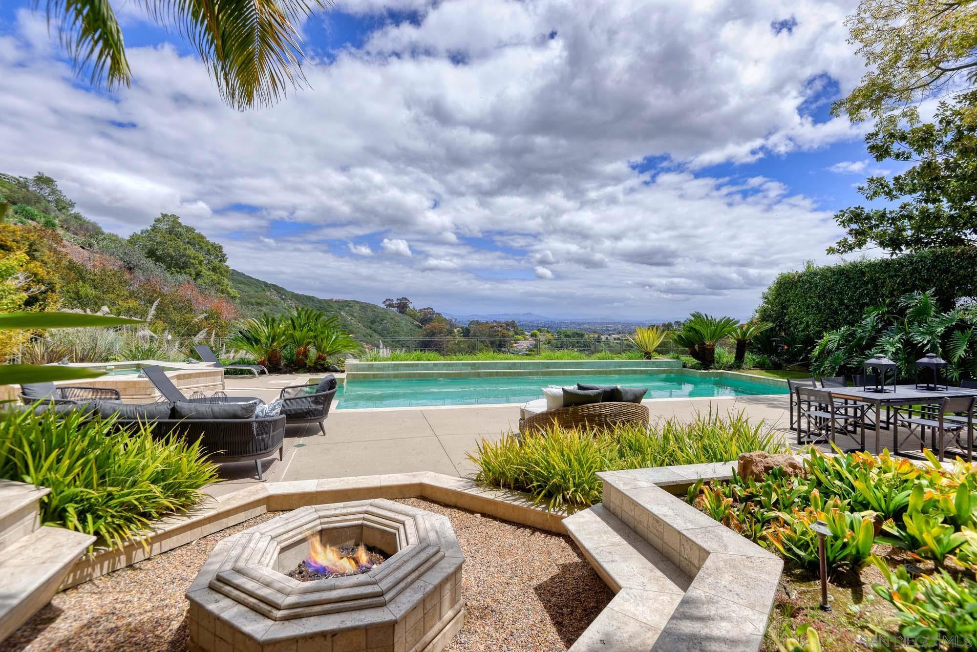 Detail Gallery Image 1 of 1 For 6735  La Jolla Scenic Dr S, La Jolla,  CA 92037 - 5 Beds | 5/1 Baths