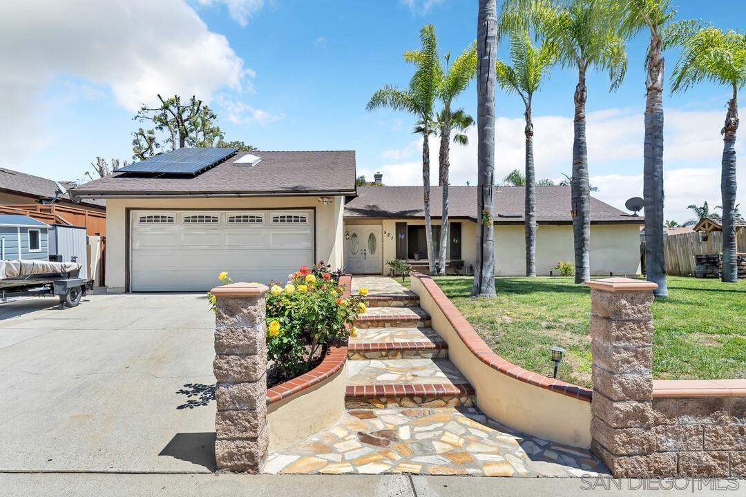 Detail Gallery Image 1 of 1 For 527  Huff St, Vista,  CA 92083 - 4 Beds | 2 Baths