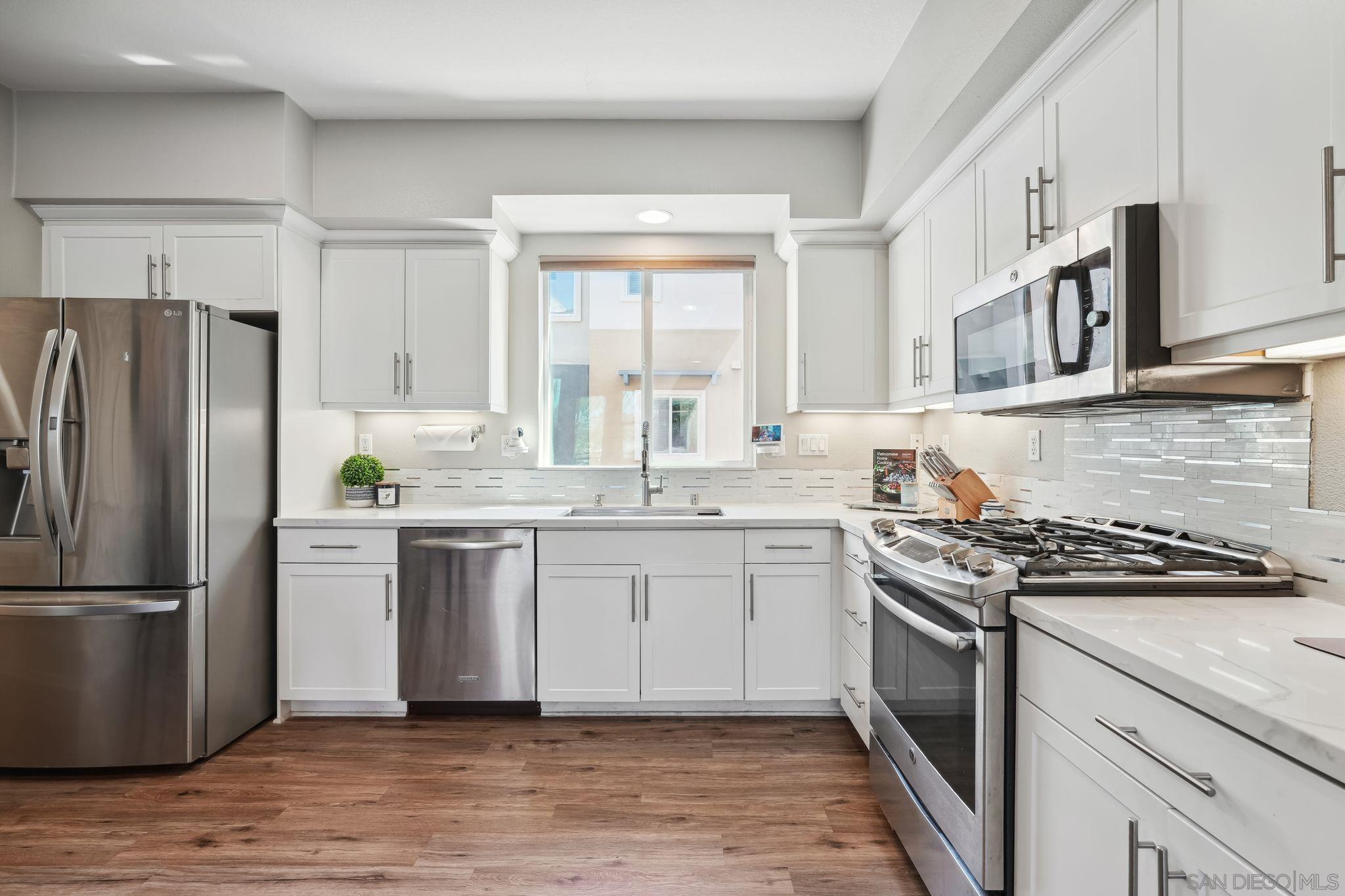 Detail Gallery Image 1 of 1 For 219  Antoni Gln  #1206,  Escondido,  CA 92025 - 3 Beds | 3/1 Baths