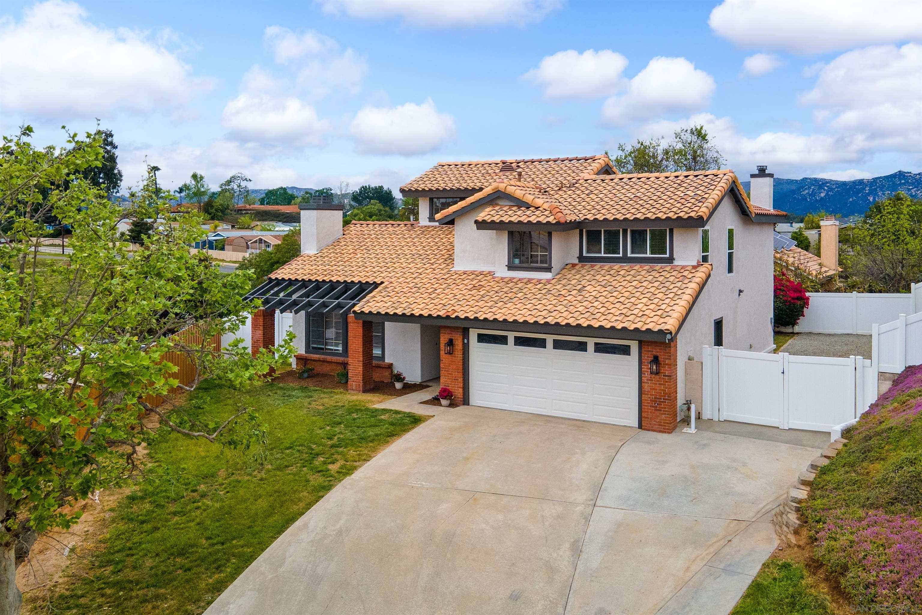 Detail Gallery Image 1 of 1 For 902  Homestead Place, Escondido,  CA 92026 - 4 Beds | 2/1 Baths