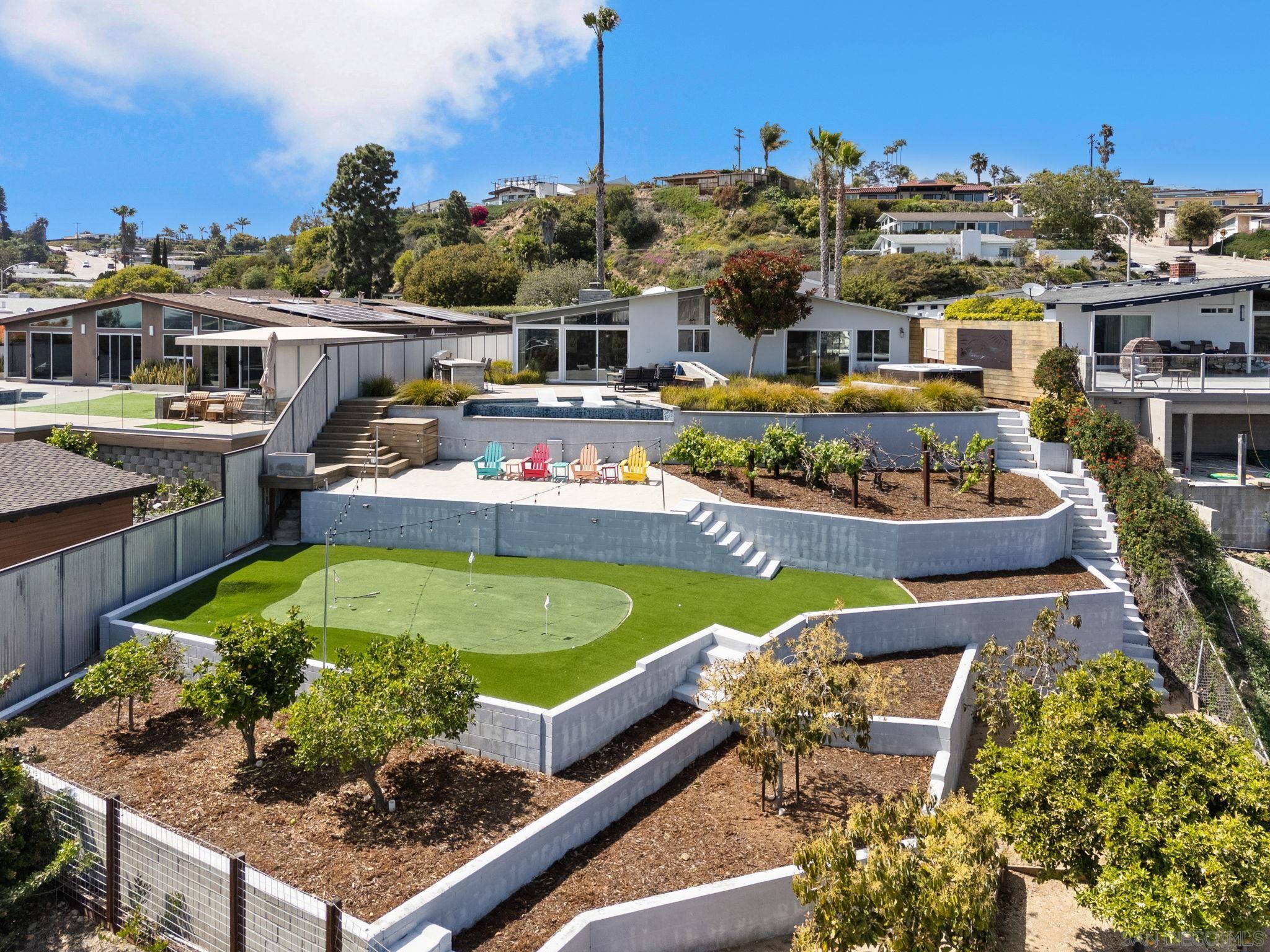 Detail Gallery Image 1 of 1 For 4961  Pacifica Drive, San Diego,  CA 92109 - 4 Beds | 2 Baths