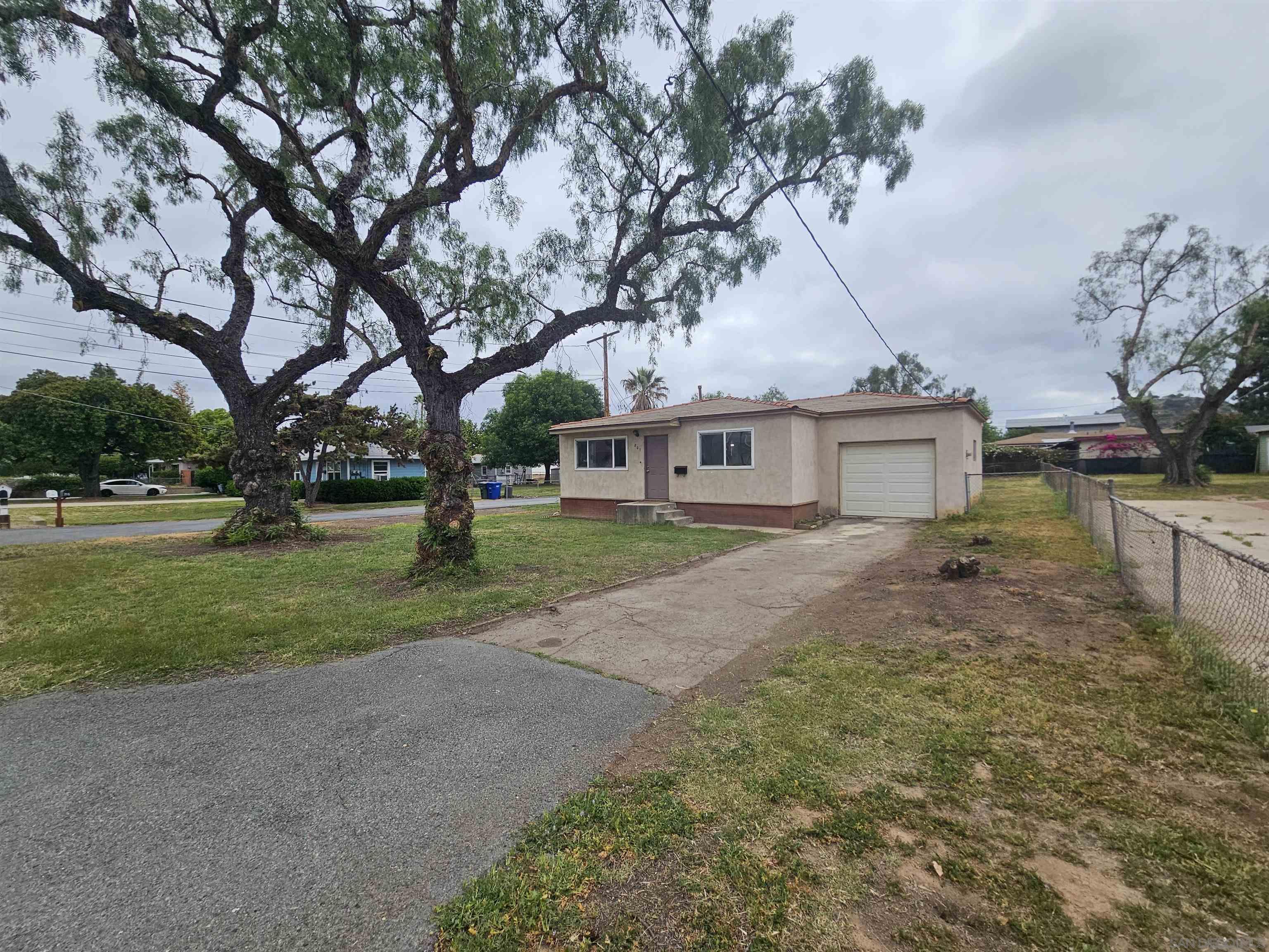 Detail Gallery Image 1 of 1 For 801 S Lincoln Ave, El Cajon,  CA 92020 - 2 Beds | 1 Baths