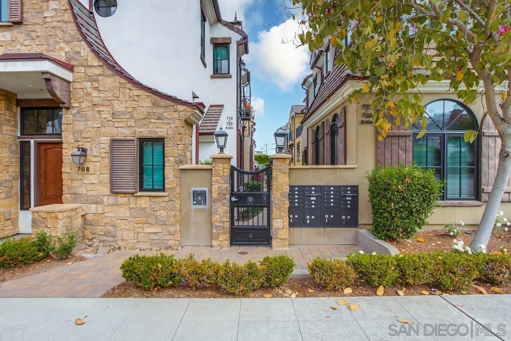 Detail Gallery Image 1 of 1 For 718  Silver St, La Jolla,  CA 92037 - 3 Beds | 3 Baths