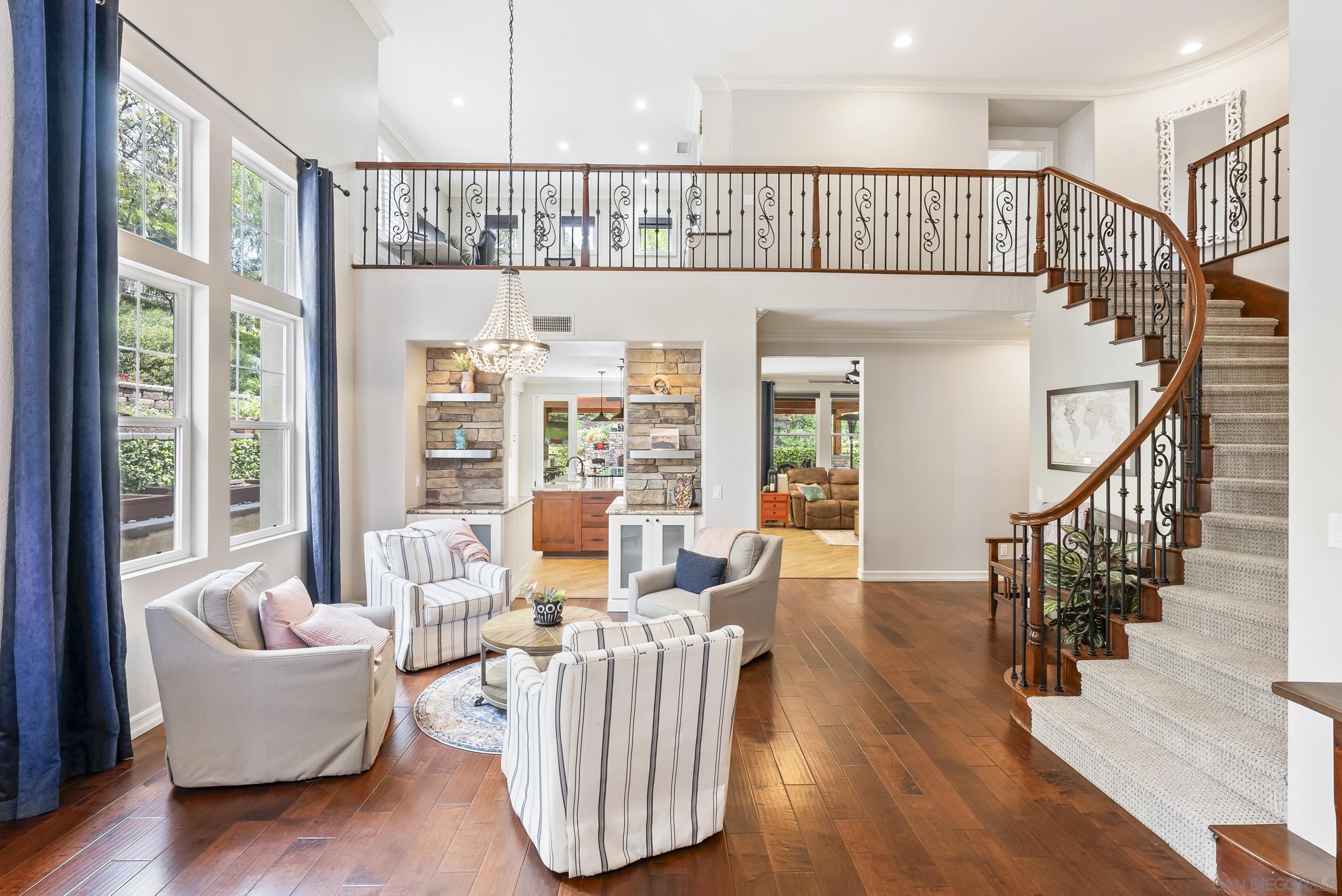 Detail Gallery Image 1 of 1 For 585  Lone Oak, Chula Vista,  CA 91914 - 5 Beds | 3 Baths