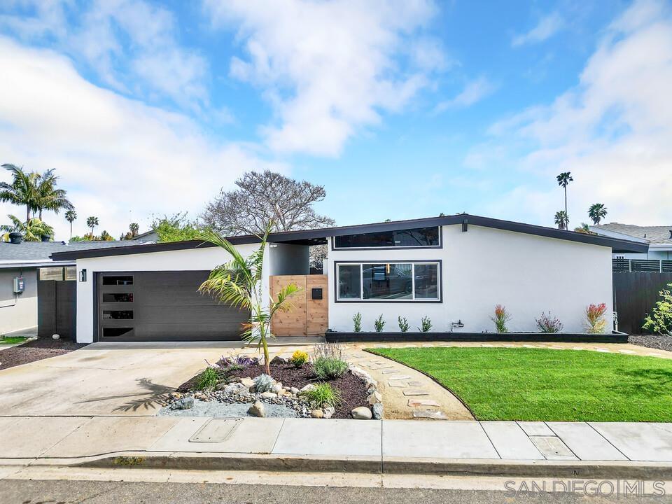 Detail Gallery Image 1 of 1 For 2693  Tonto Way, San Diego,  CA 92117 - 4 Beds | 2 Baths