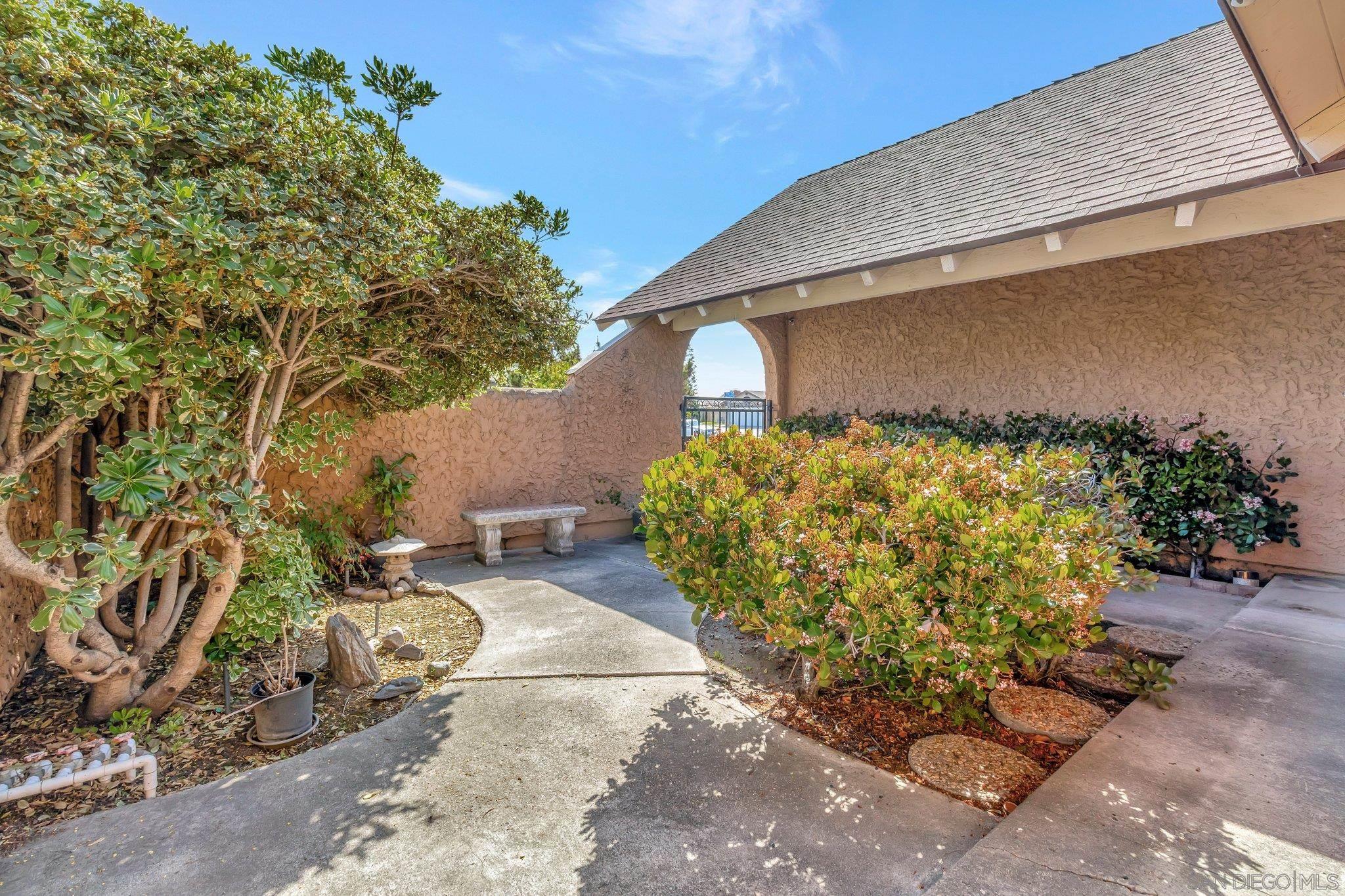 Detail Gallery Image 1 of 1 For 8678  Menkar Road, San Diego,  CA 92126 - 5 Beds | 3 Baths