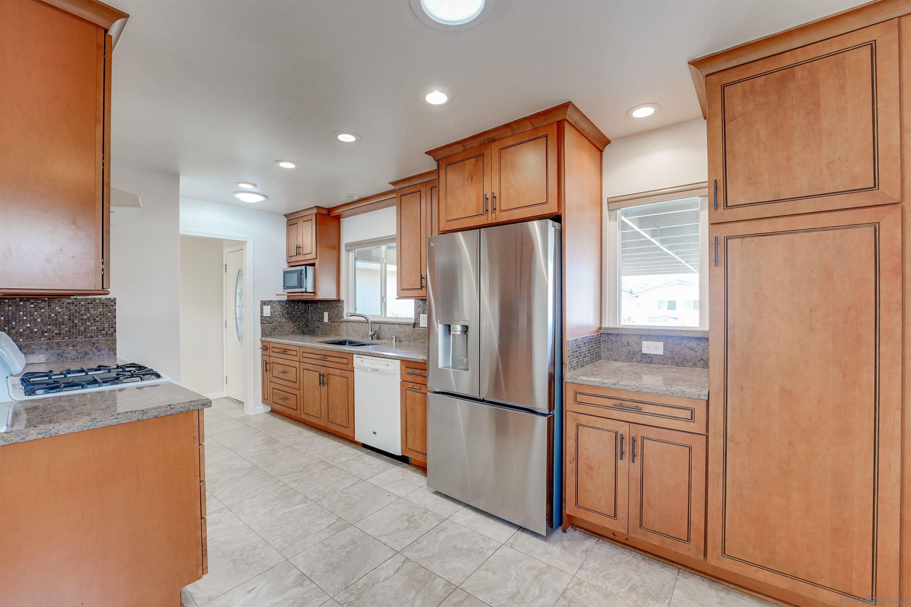 Detail Gallery Image 1 of 1 For 3611  Mount Aclare Ave., San Diego,  CA 92111 - 3 Beds | 2 Baths